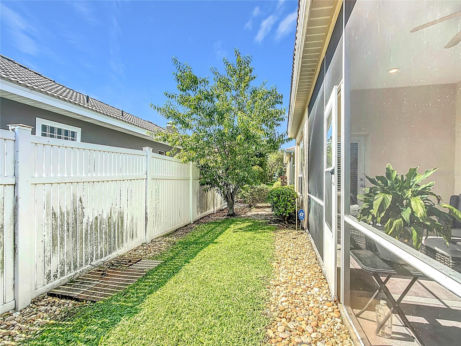 Image 35 of 48 For 380 Niblick Cir