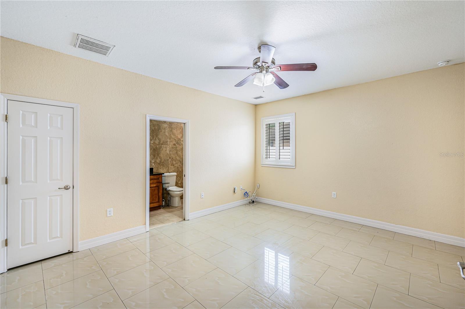 Image 16 of 37 For 1553 Wright Drive