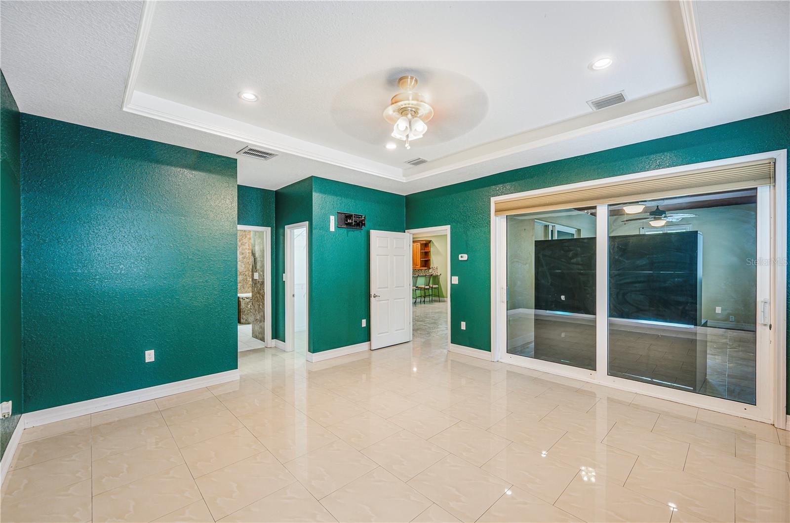 Image 18 of 37 For 1553 Wright Drive