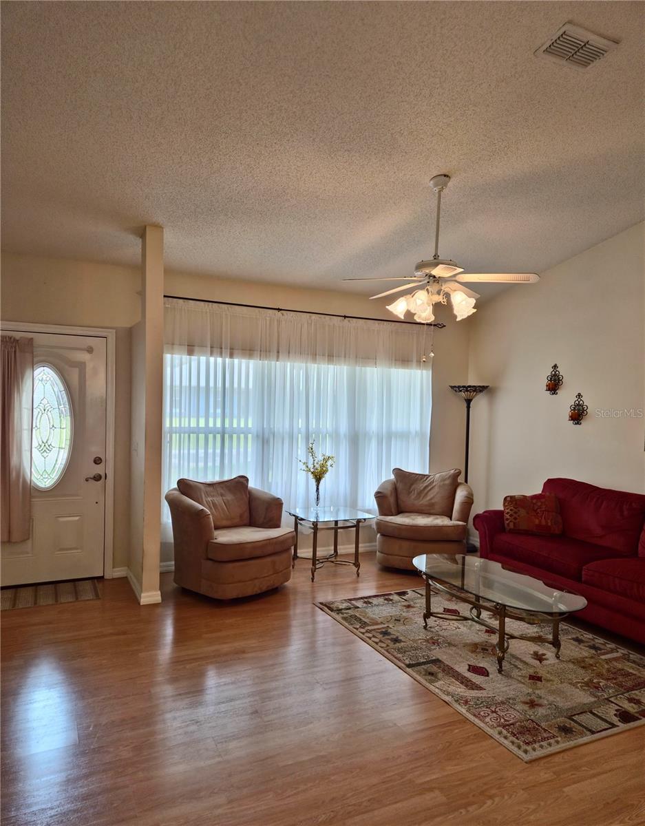Image 4 of 21 For 2909 Pine Tree Drive