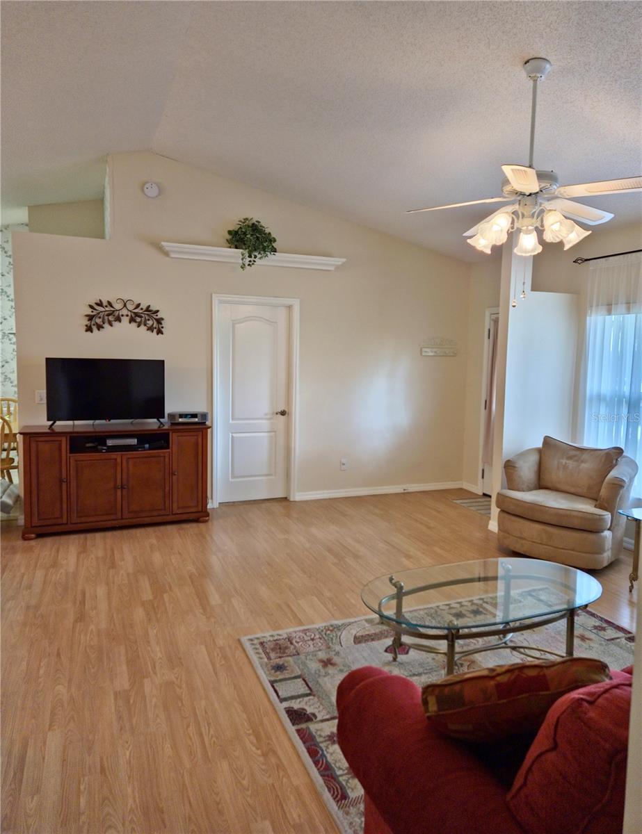 Image 5 of 21 For 2909 Pine Tree Drive