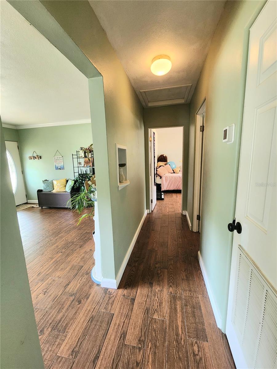 Image 4 of 14 For 550 Thelma Street