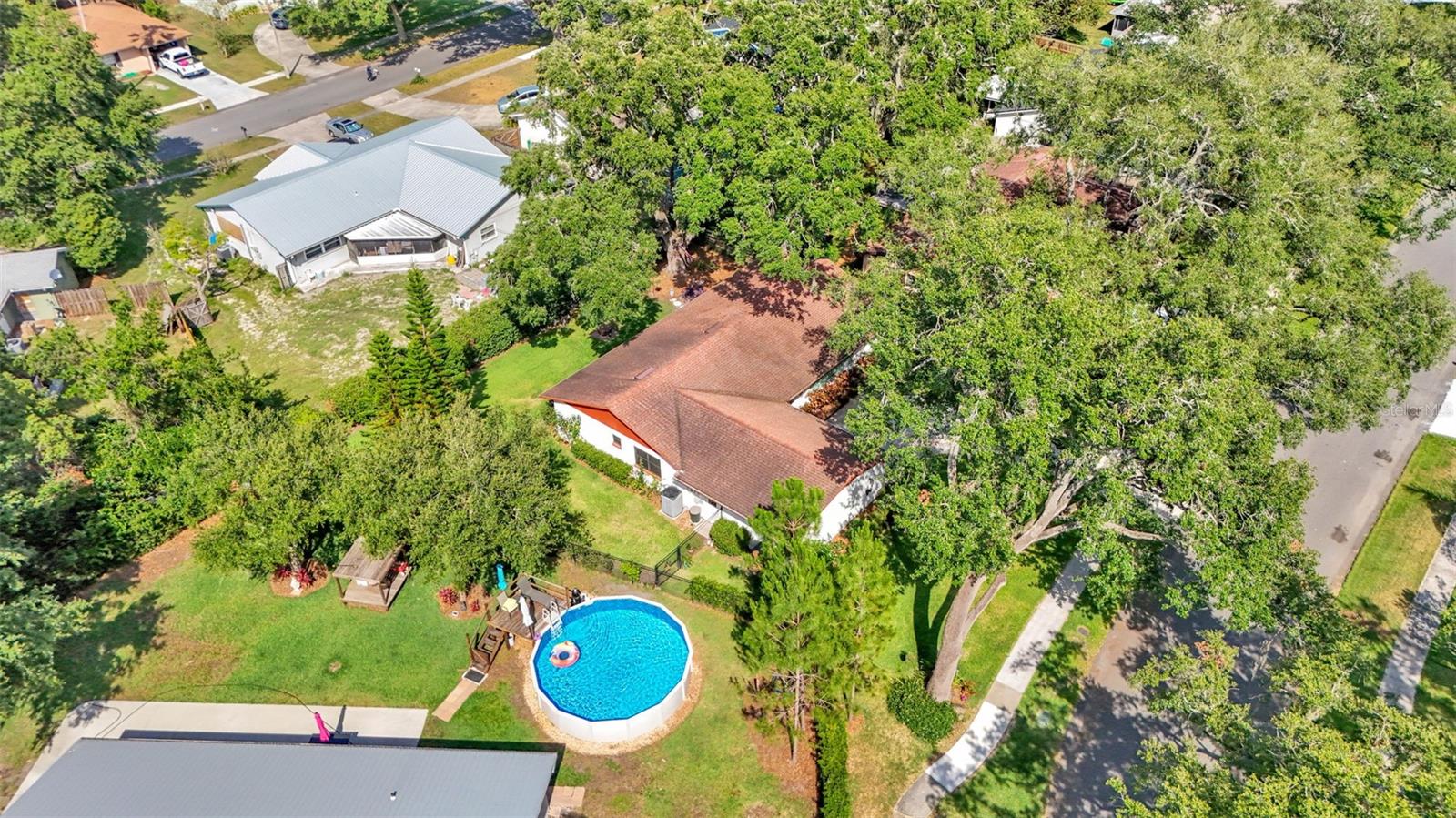 Image 46 of 47 For 527 Duchess Drive