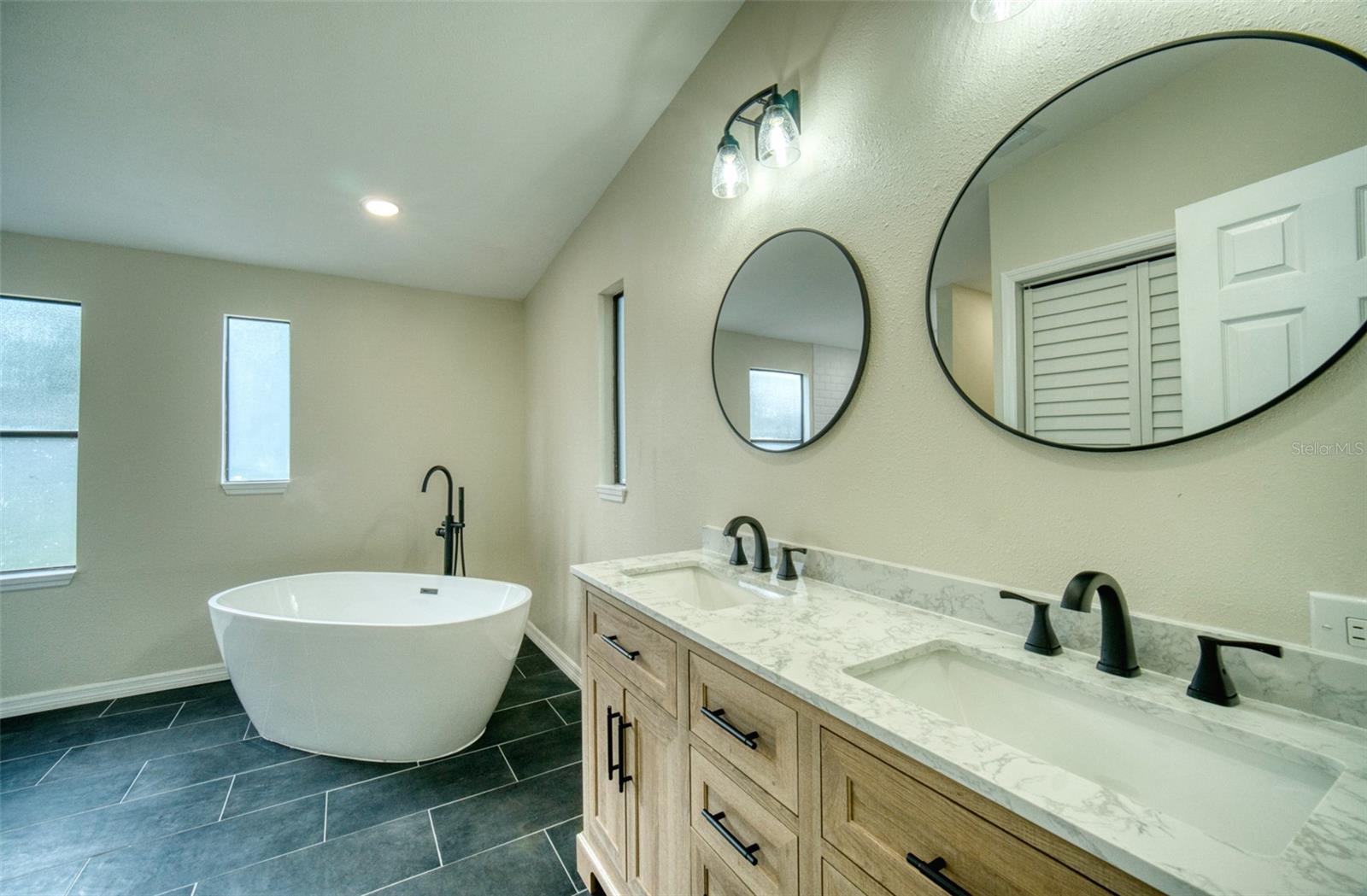 Image 11 of 32 For 4336 Portage Drive