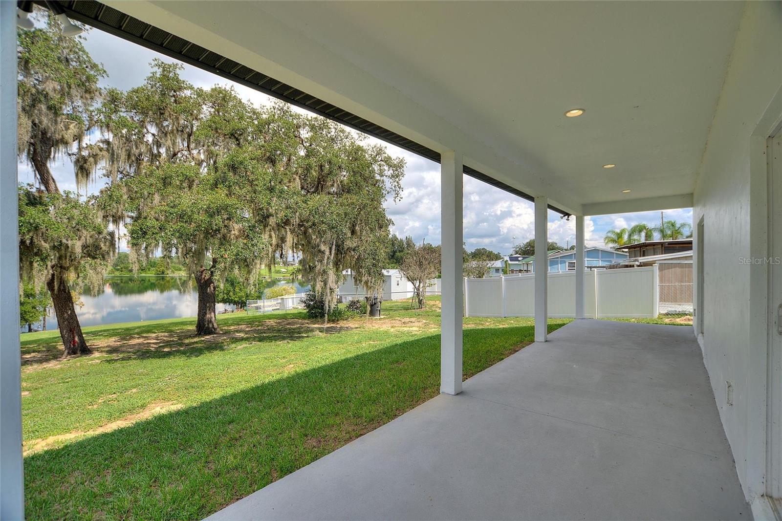 Image 8 of 53 For 1042 Golden Bough Road
