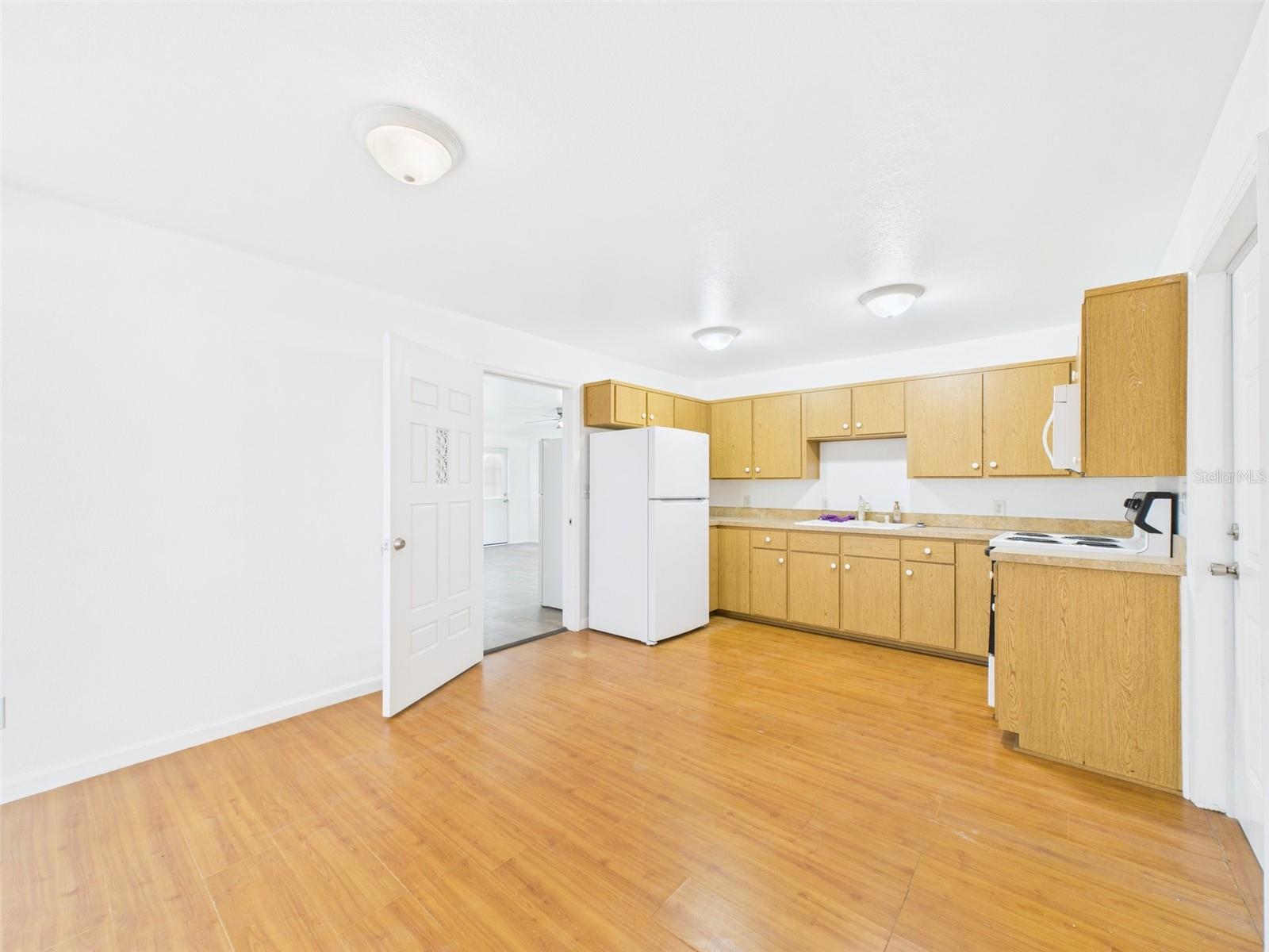 Image 40 of 78 For 1600 Derby Avenue
