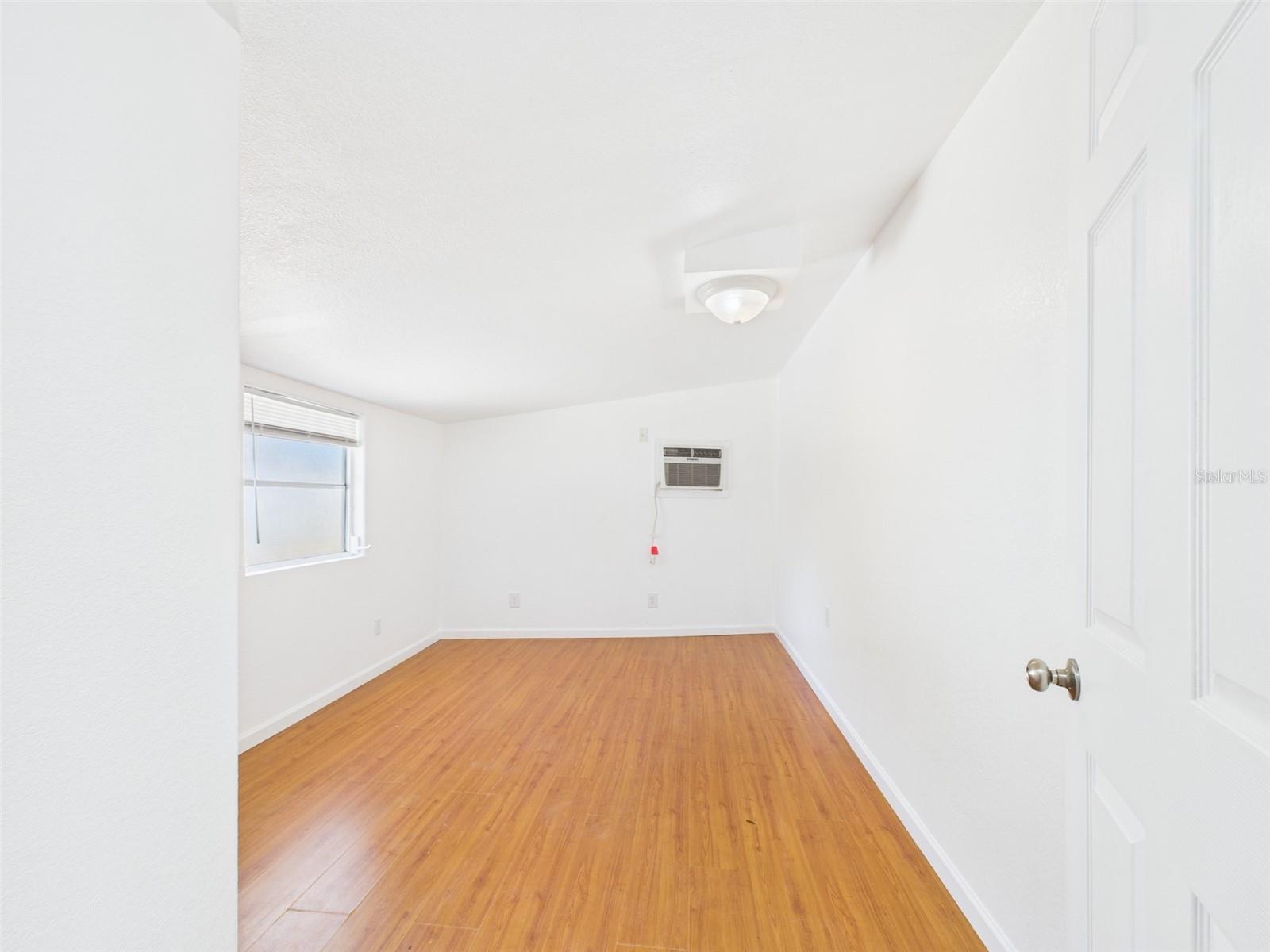Image 47 of 78 For 1600 Derby Avenue