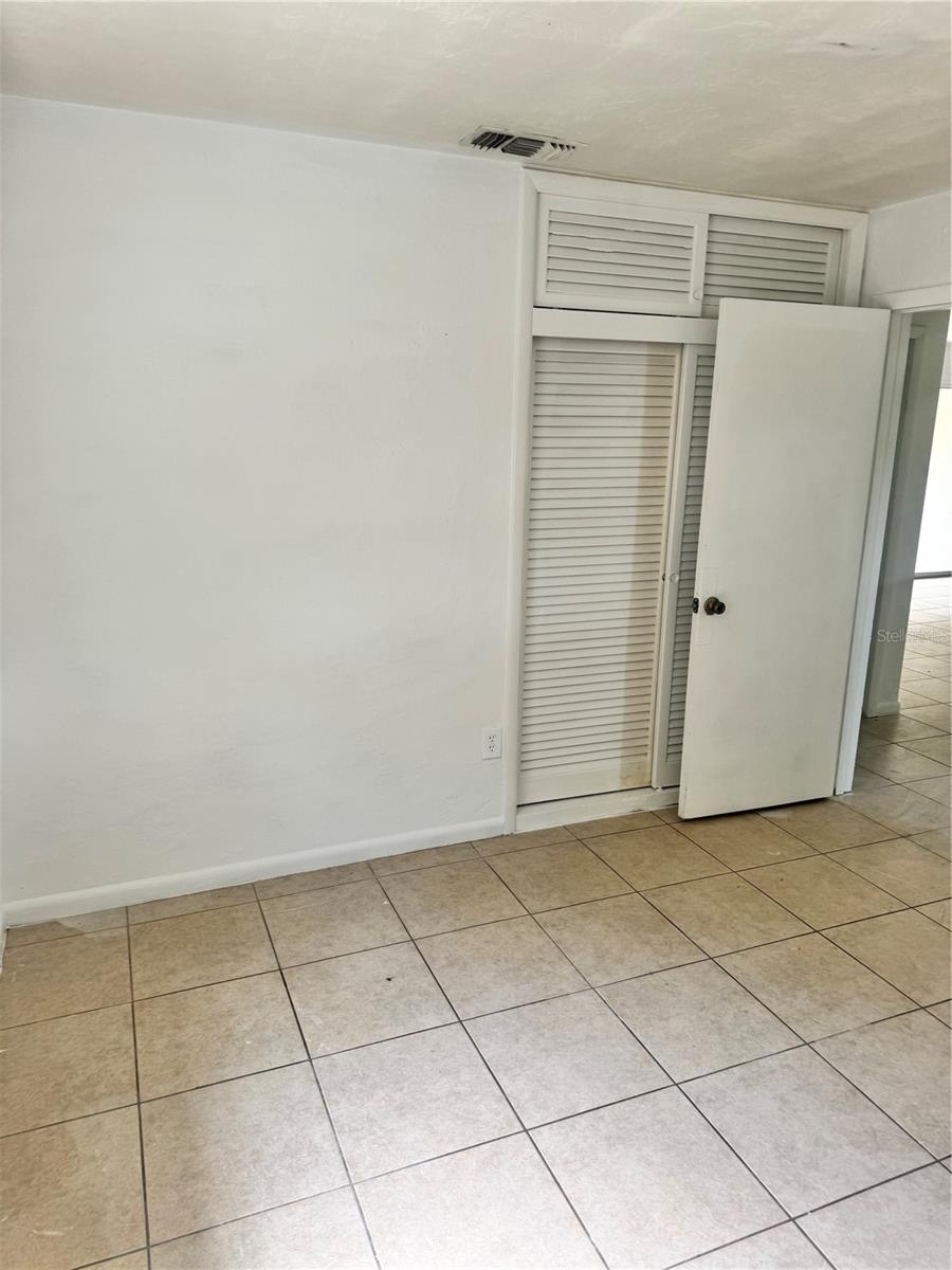 Image 11 of 41 For 21077 Gertrude Avenue