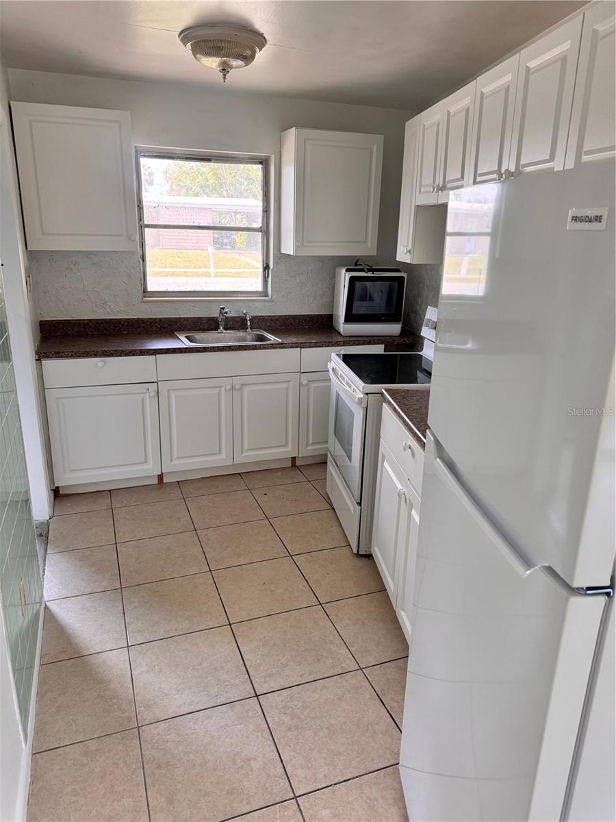 Image 21 of 41 For 21077 Gertrude Avenue