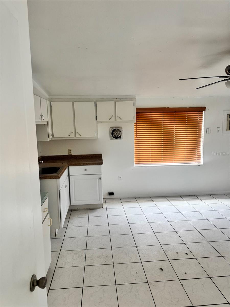 Image 36 of 41 For 21077 Gertrude Avenue