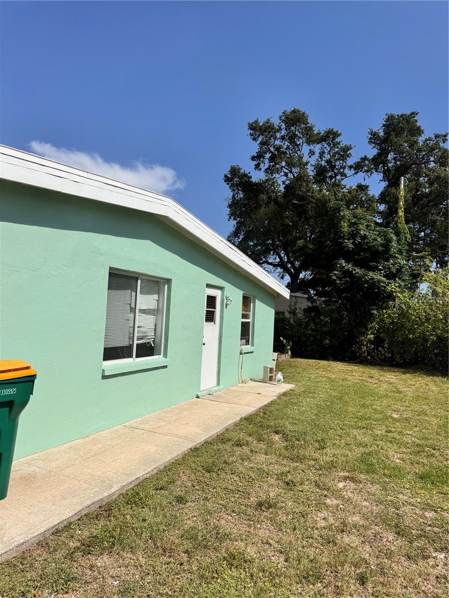 Image 4 of 41 For 21077 Gertrude Avenue