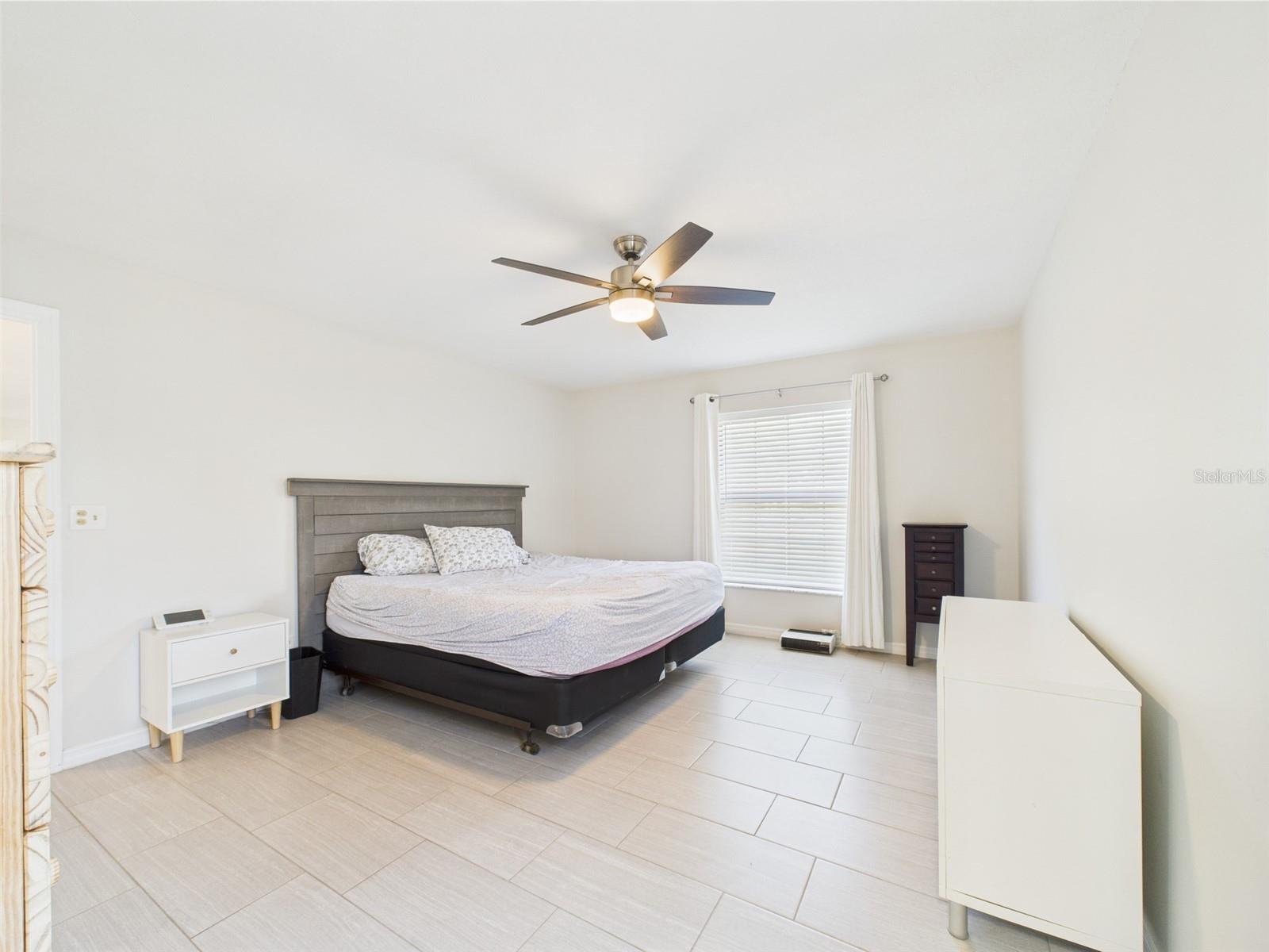 Image 21 of 100 For 14191 25th Avenue