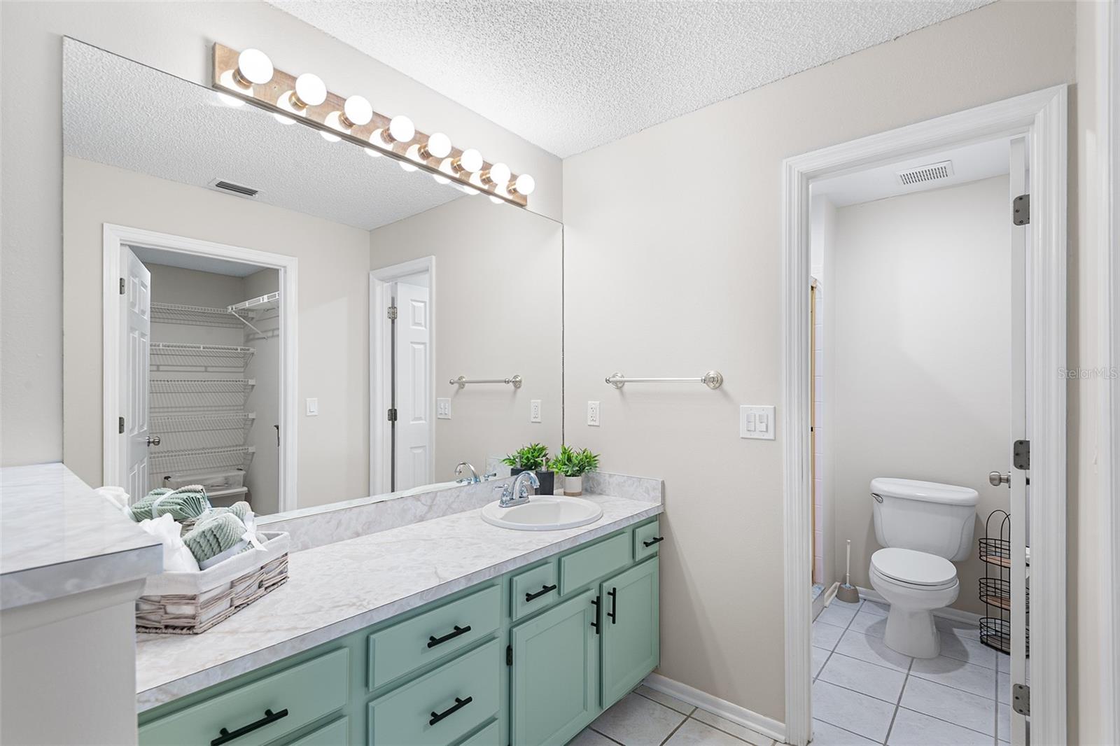 Image 11 of 22 For 703 Magnolia Place 703
