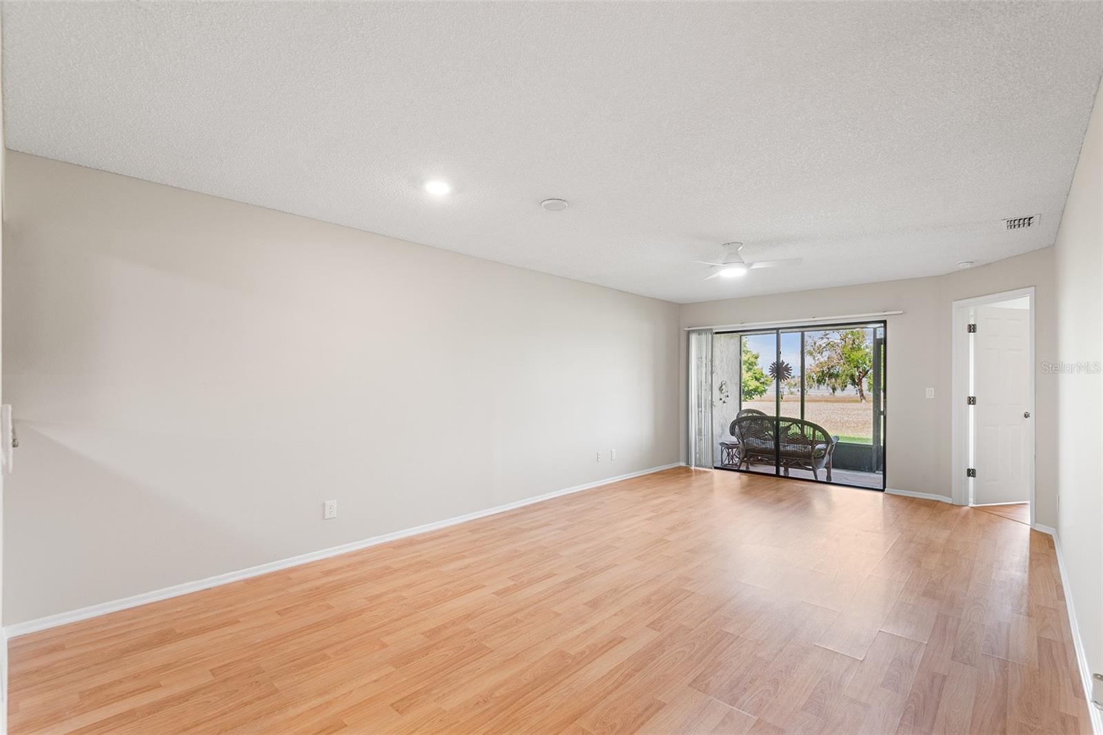 Image 6 of 22 For 703 Magnolia Place 703