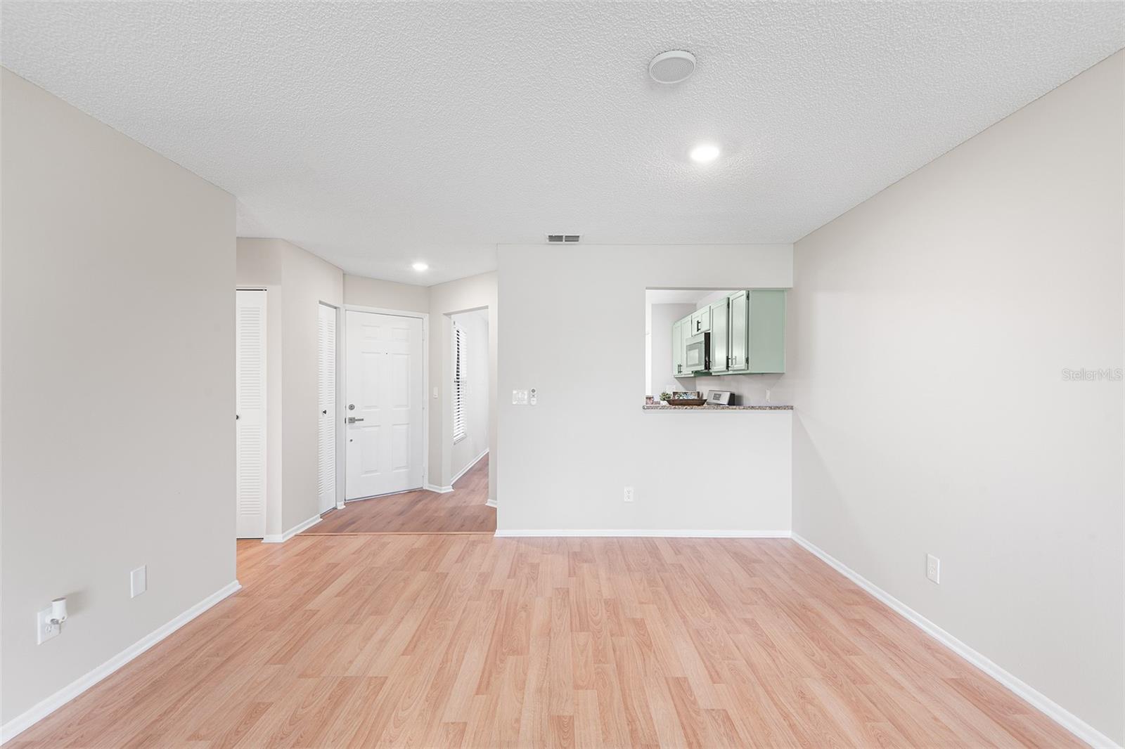 Image 8 of 22 For 703 Magnolia Place 703