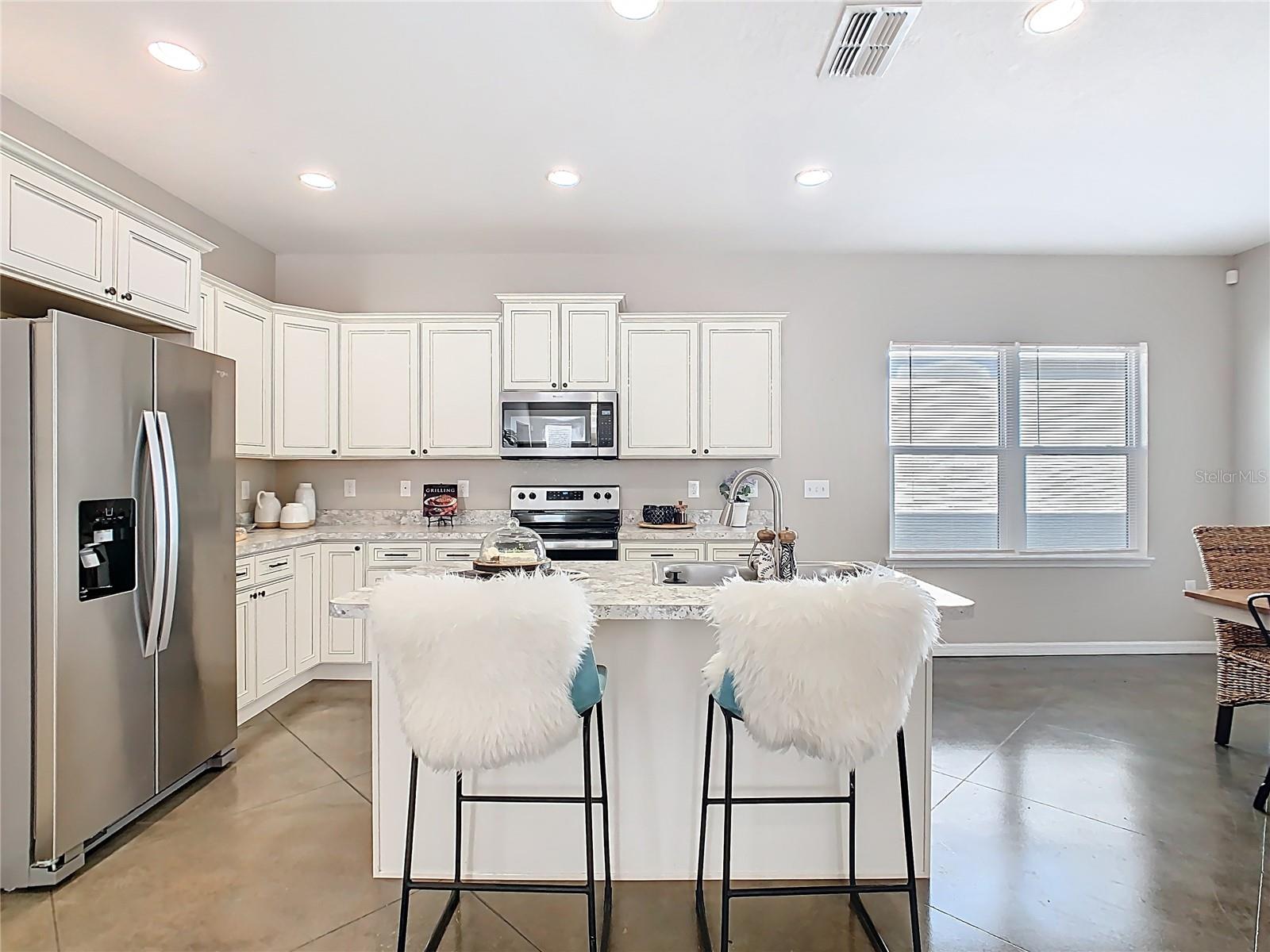 Image 11 of 56 For 481 Kensington View Drive