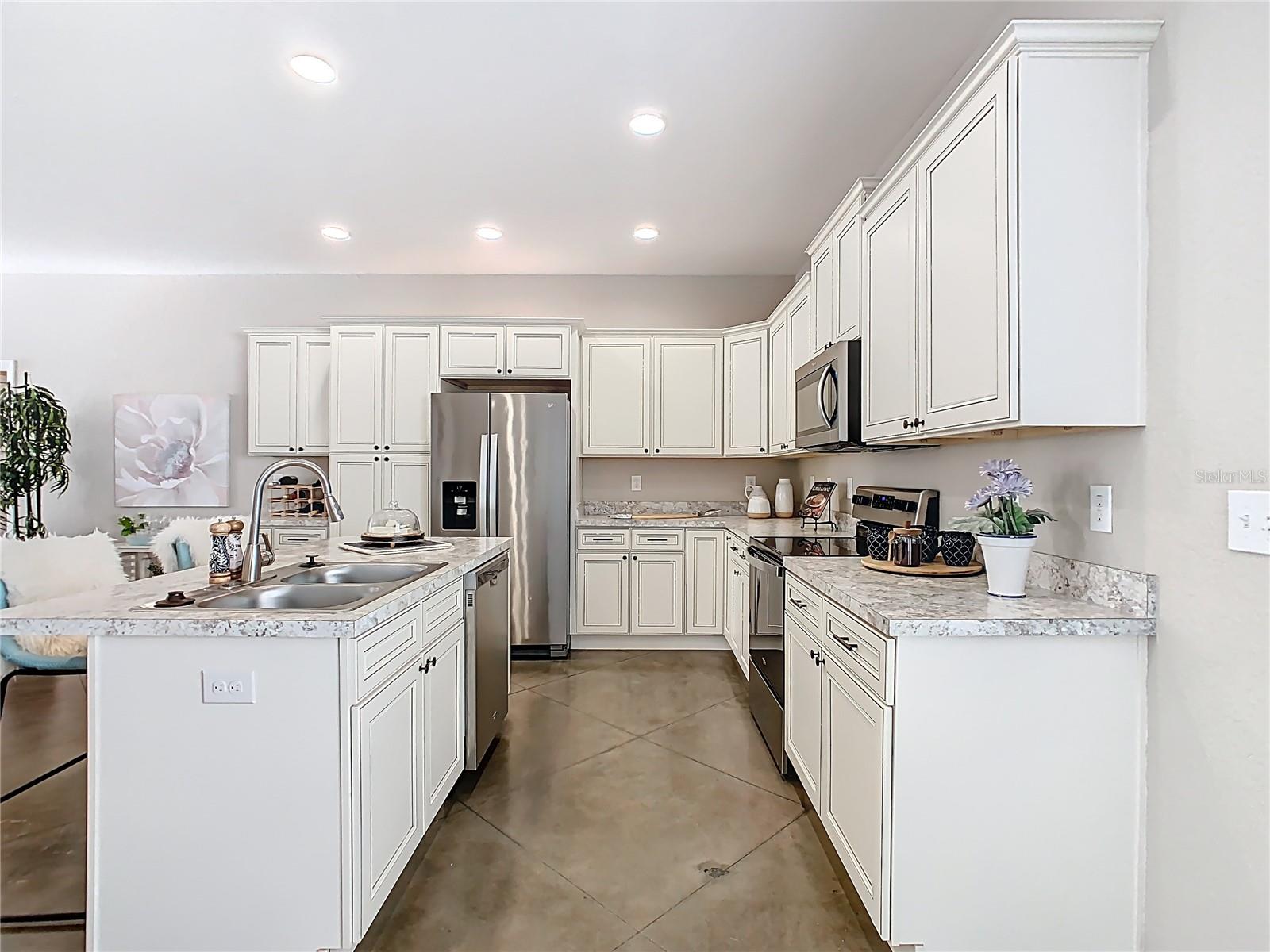 Image 12 of 56 For 481 Kensington View Drive