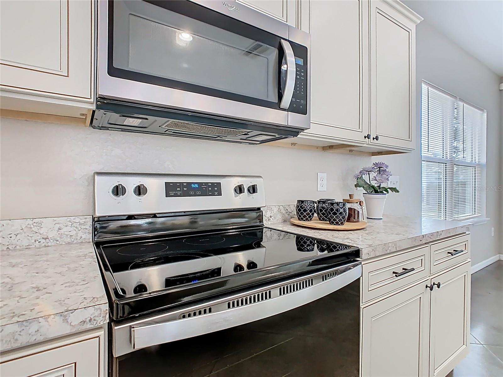 Image 14 of 56 For 481 Kensington View Drive