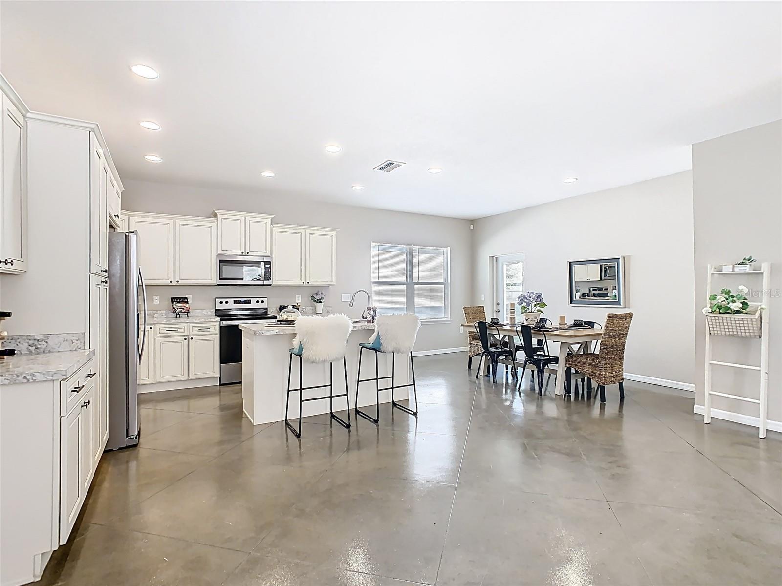 Image 16 of 56 For 481 Kensington View Drive