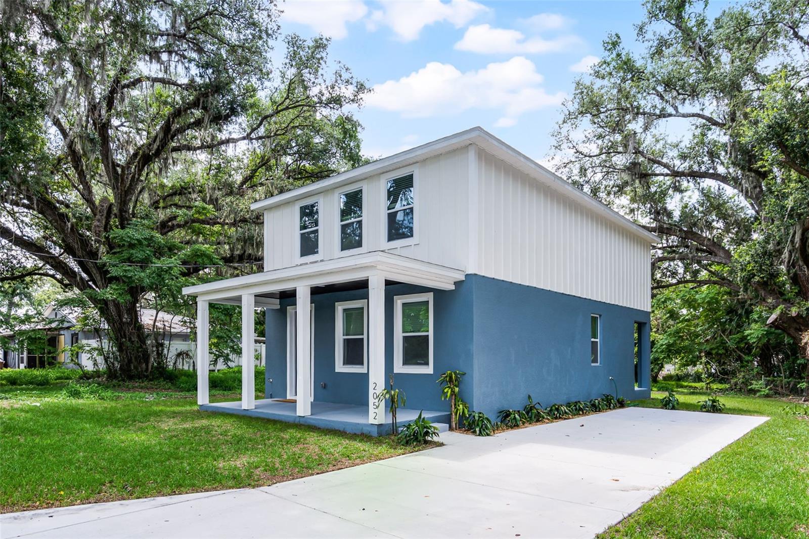 Image 2 of 20 For 2052 Elliott Street
