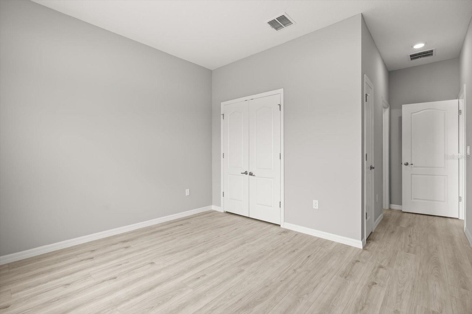 Image 21 of 31 For 4956 San Lorenzo Drive