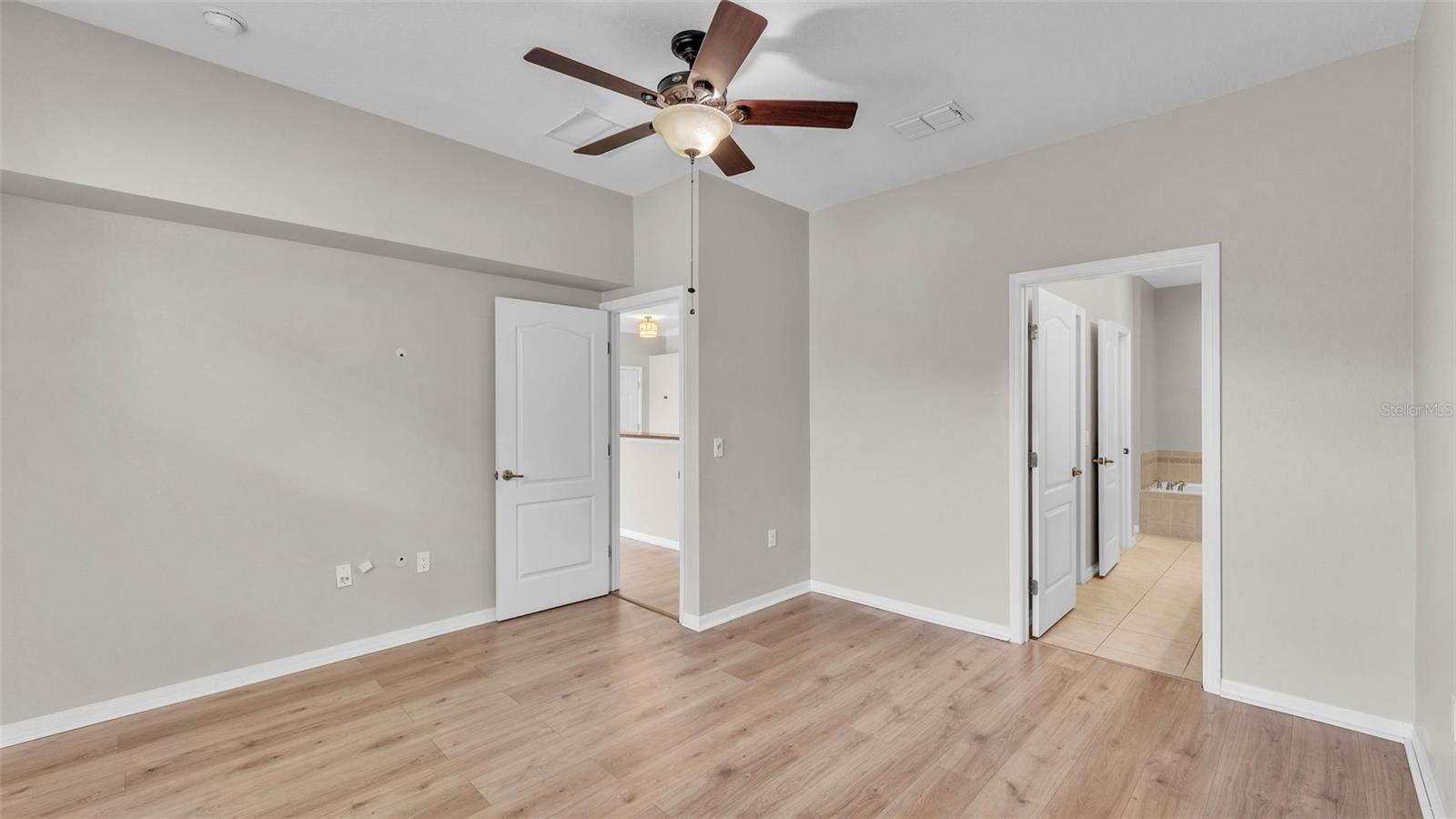 Image 14 of 41 For 6528 Sedgeford Drive