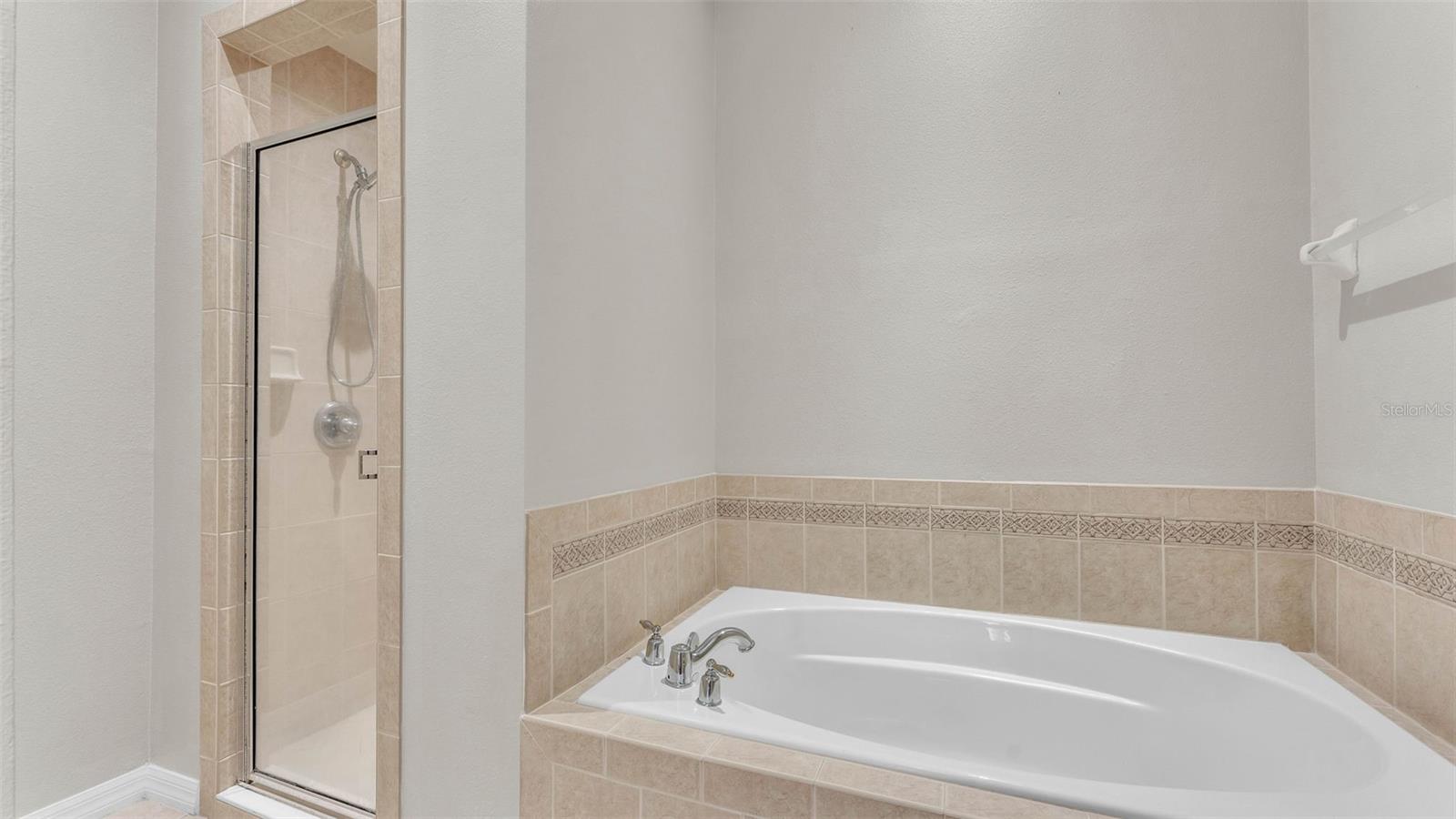Image 19 of 41 For 6528 Sedgeford Drive