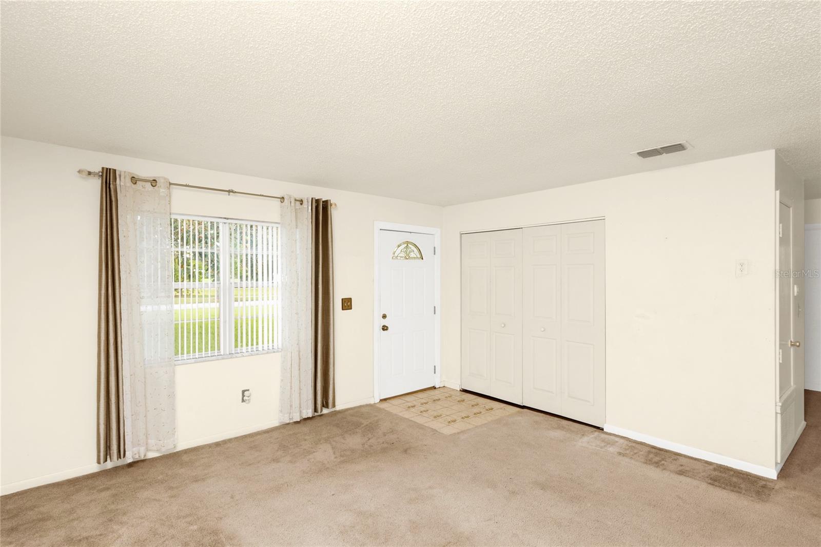 Image 19 of 45 For 109 Dakota Avenue
