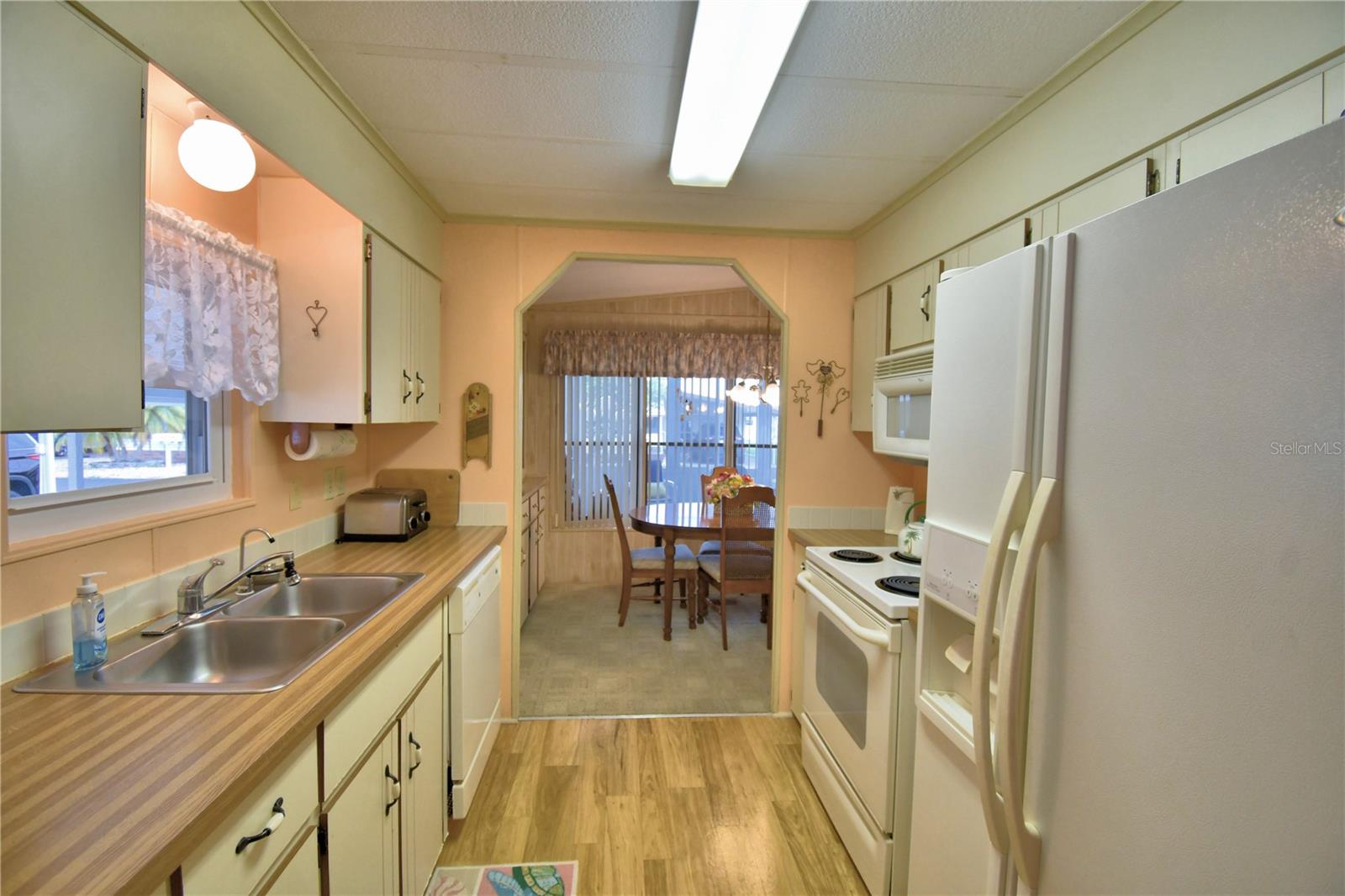 Image 12 of 65 For 4530 Redwood Street