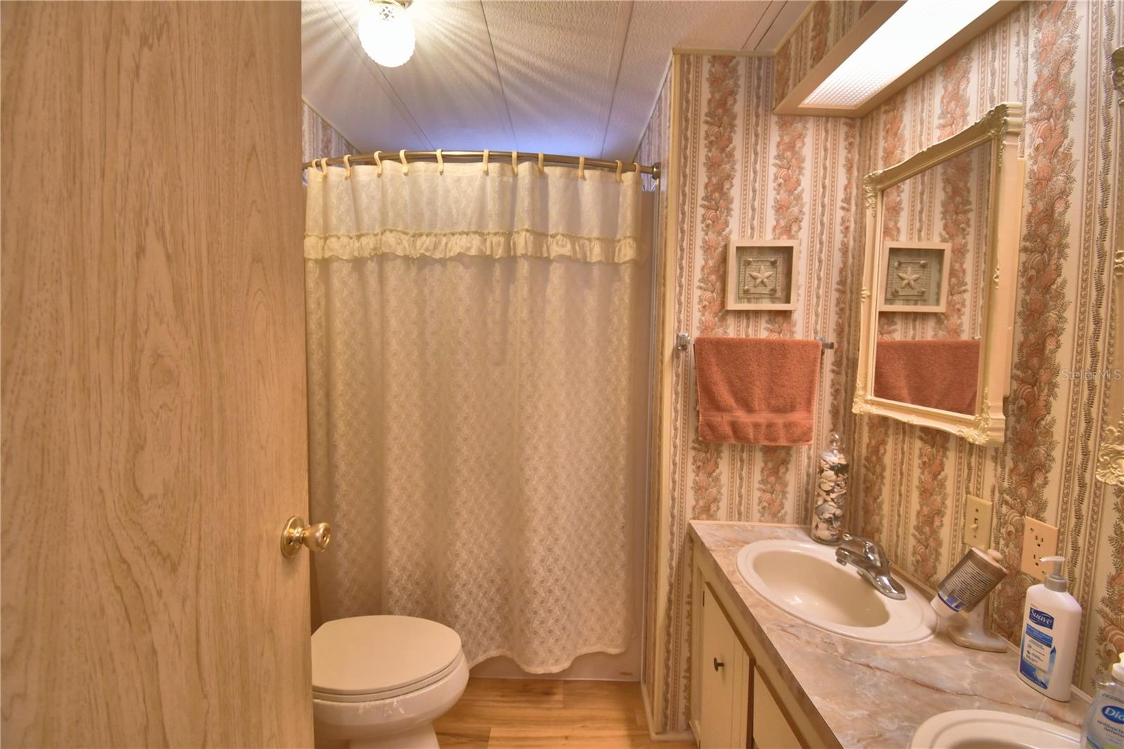 Image 38 of 65 For 4530 Redwood Street