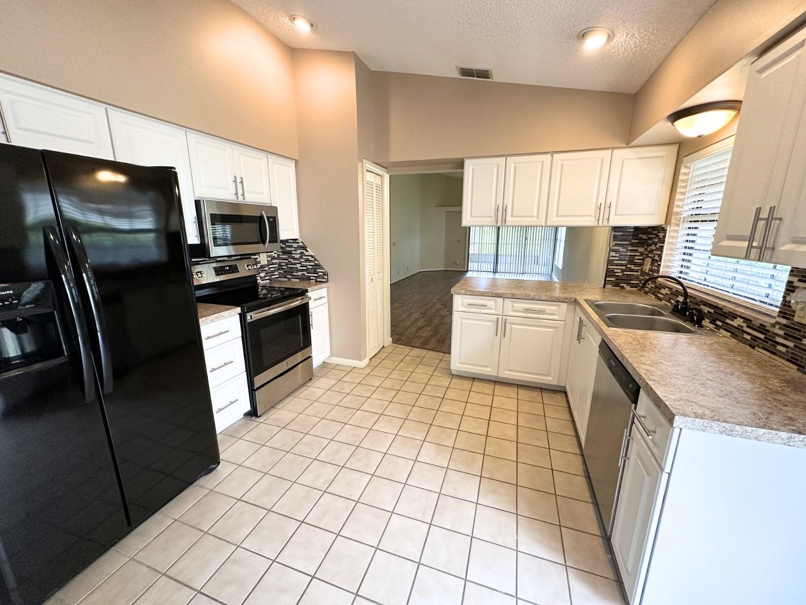 Image 4 of 28 For 3023 Silverado Terrace