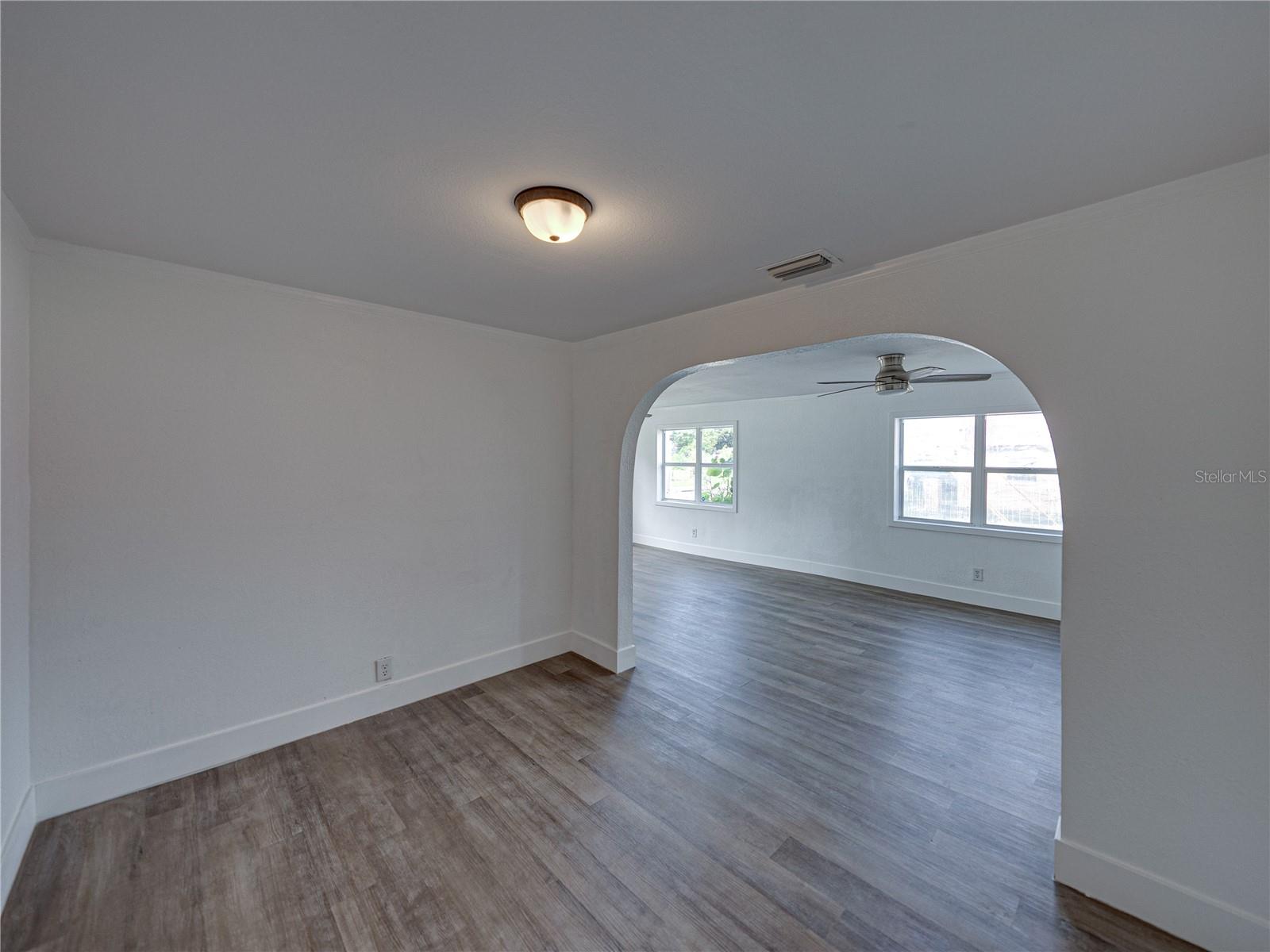 Image 10 of 31 For 602 Laura Street