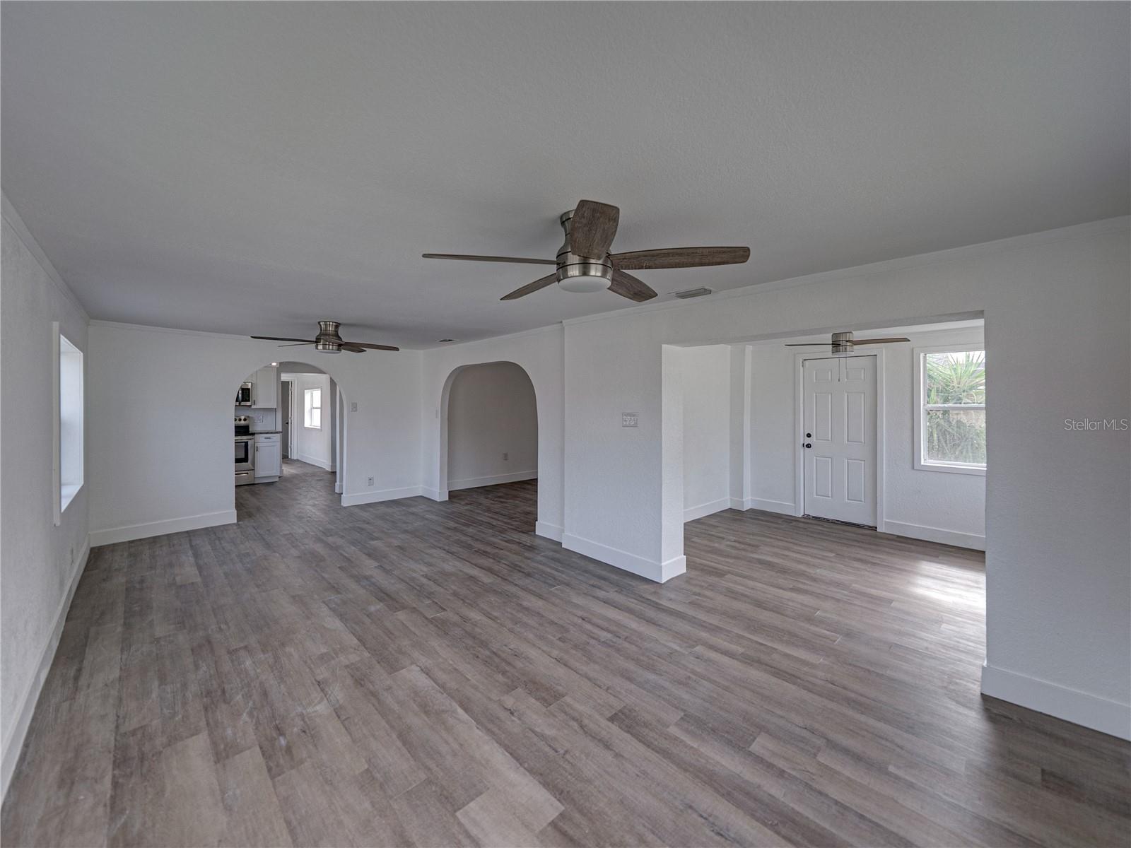 Image 4 of 31 For 602 Laura Street