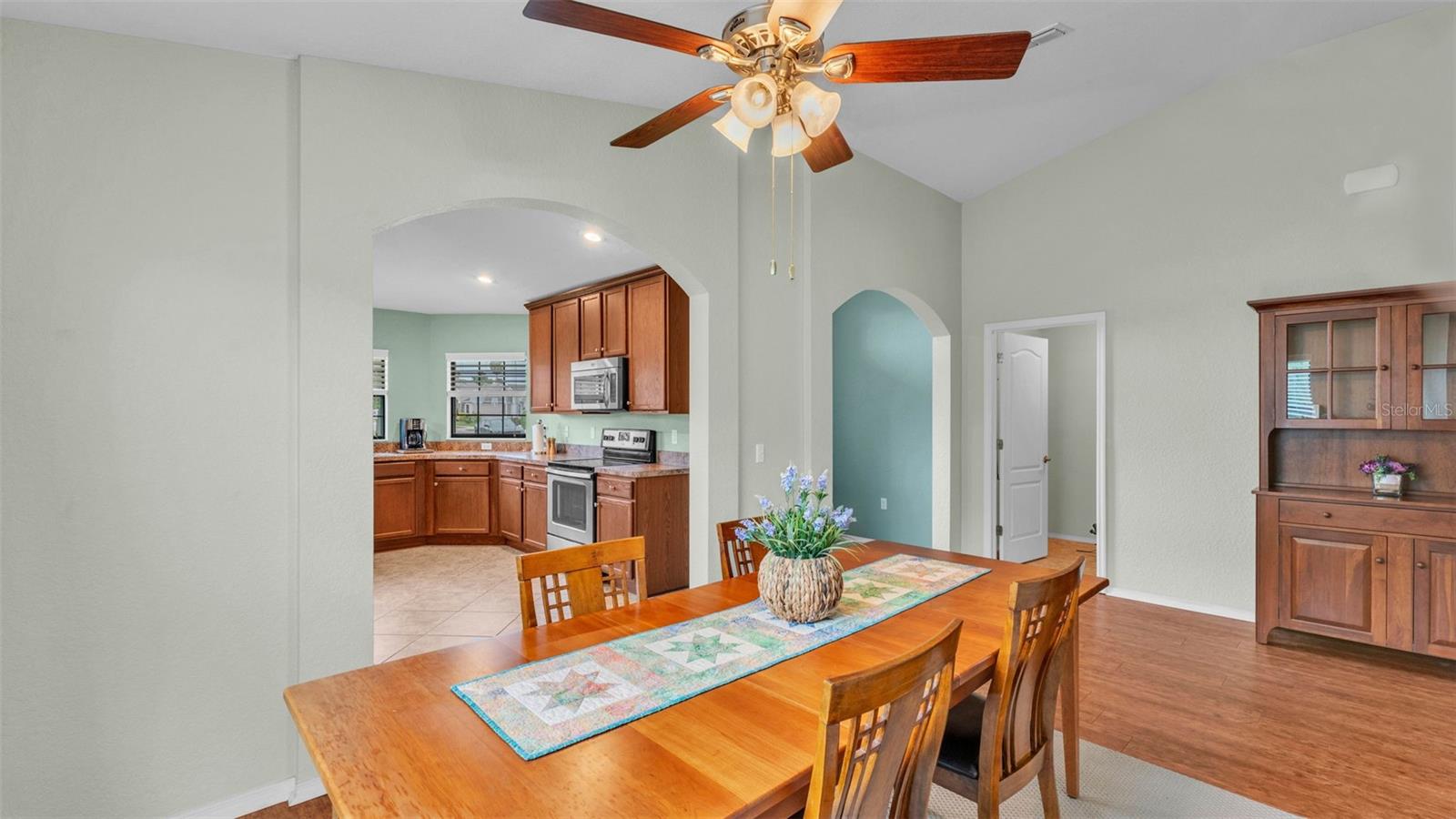 Image 16 of 39 For 1765 Kingsmill Drive