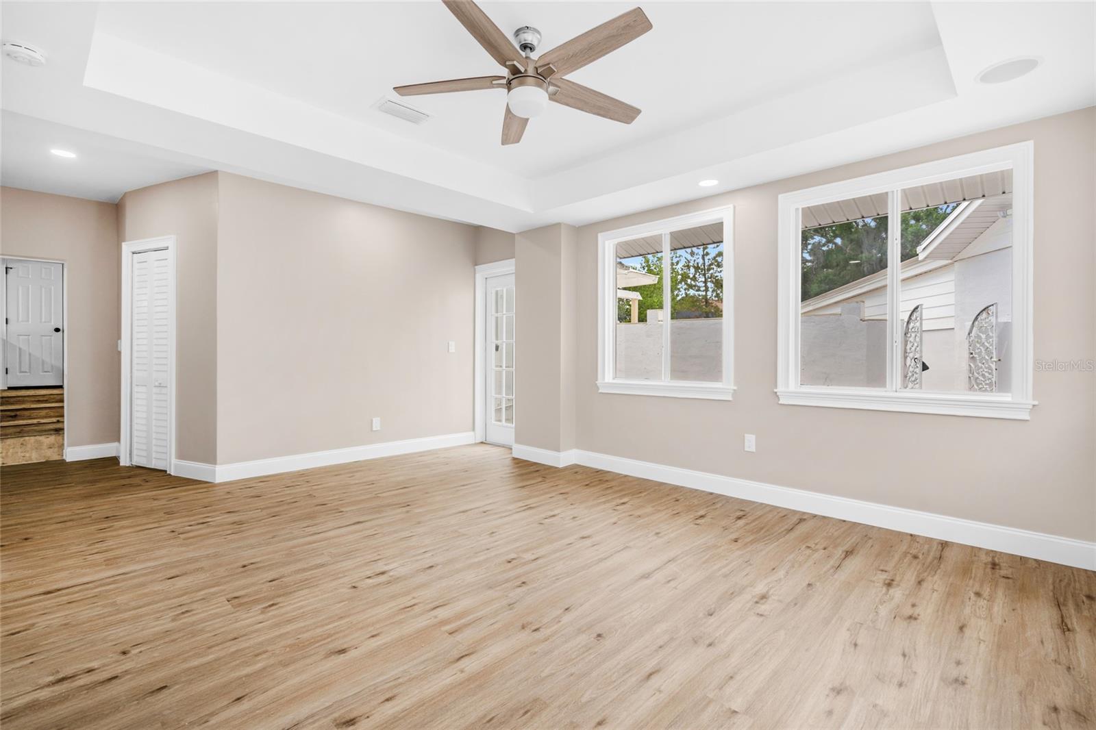 Listing photo id 25 for 3620 Tampa Circle
