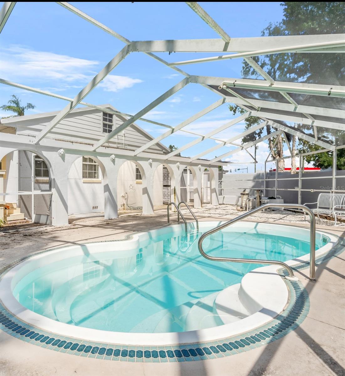 Listing photo id 1 for 3620 Tampa Circle