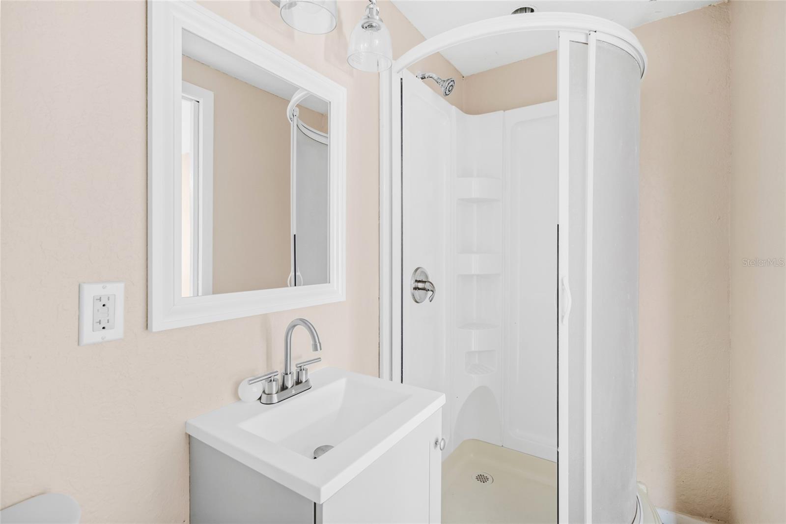 Listing photo id 36 for 3620 Tampa Circle