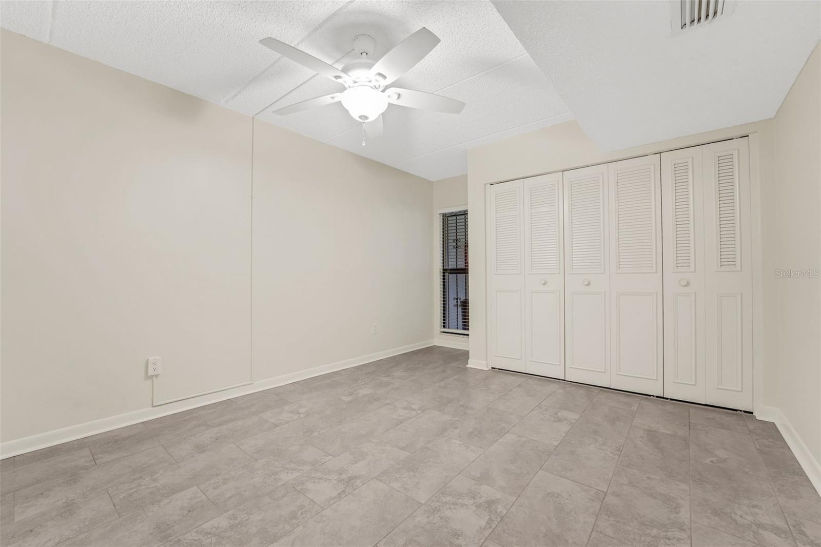 Image 14 of 19 For 208 Lake Howard Drive Nw 104