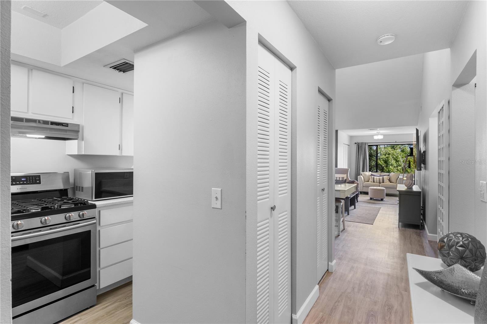 Image 4 of 22 For 2037 San Marcos Drive Se 443