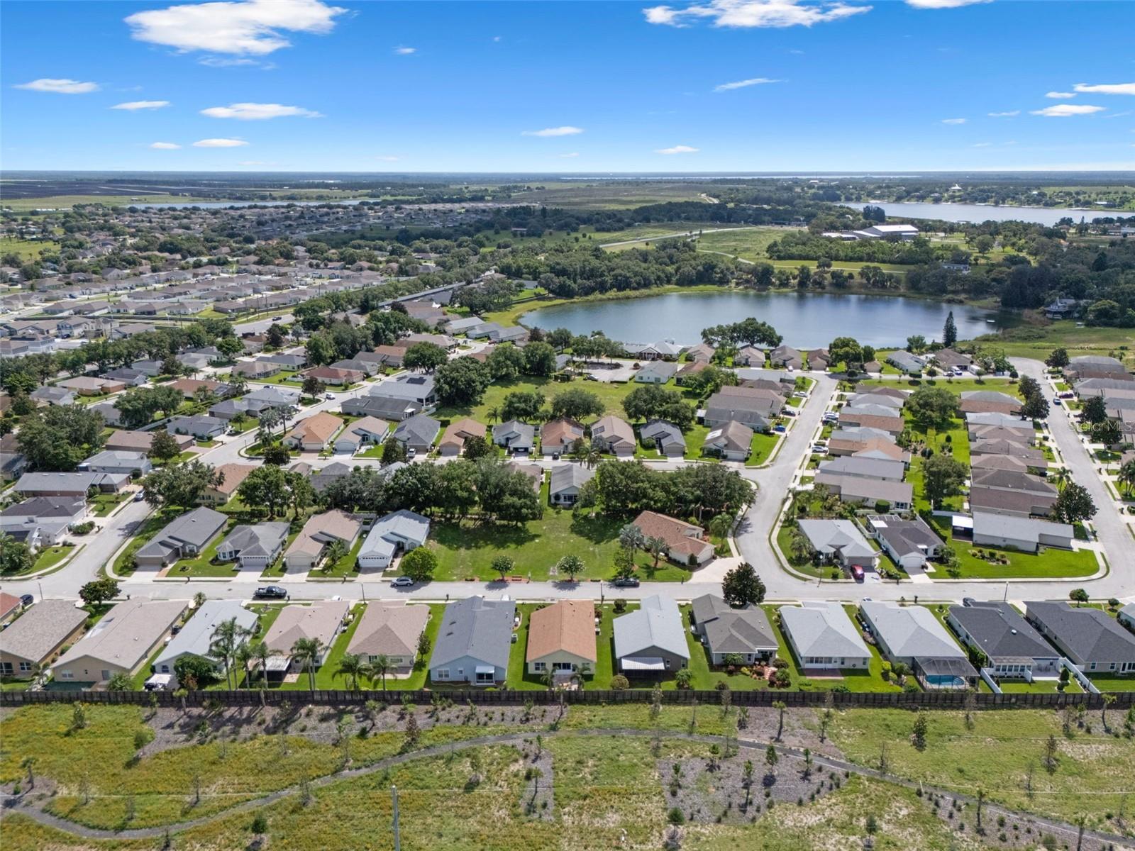 Image 42 of 51 For 348 Lake Suzanne Drive