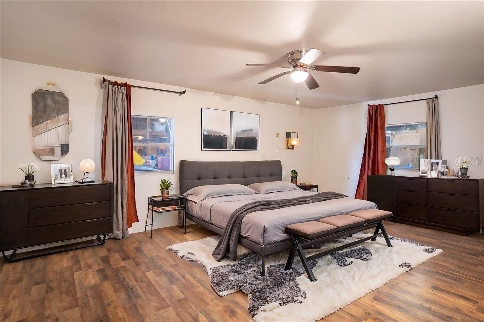 Image 4 of 20 For 220 Davenport Boulevard