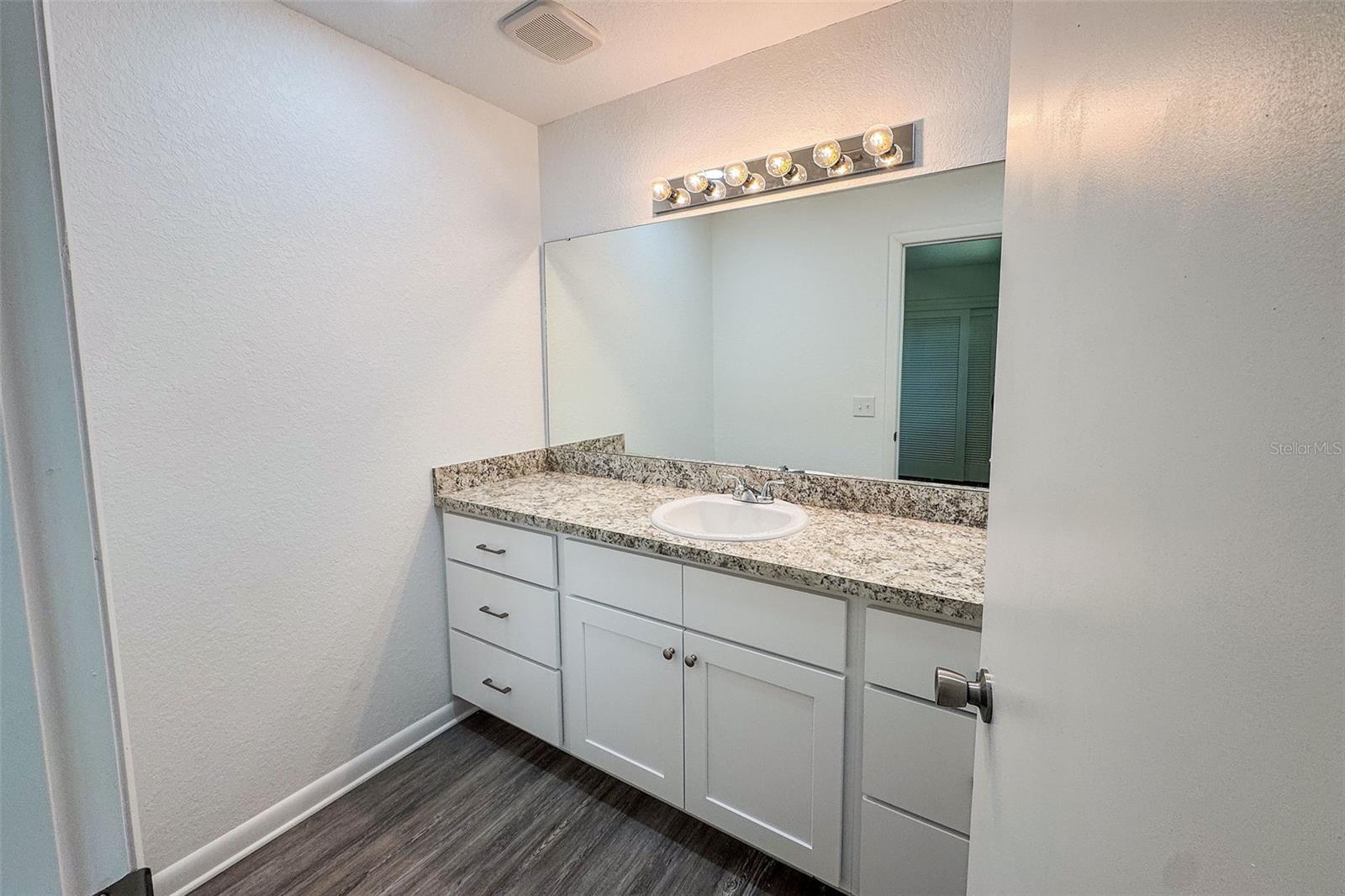 Image 12 of 28 For 1476 Avenue F Ne