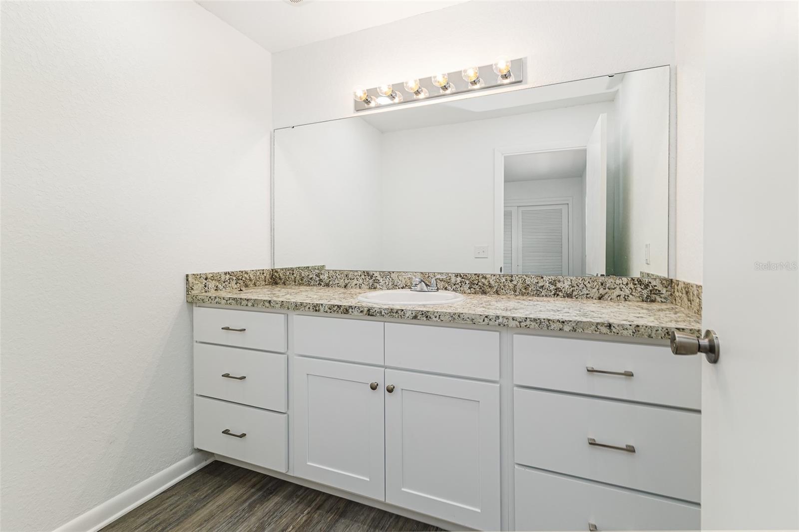 Image 34 of 40 For 1476 Avenue F Ne