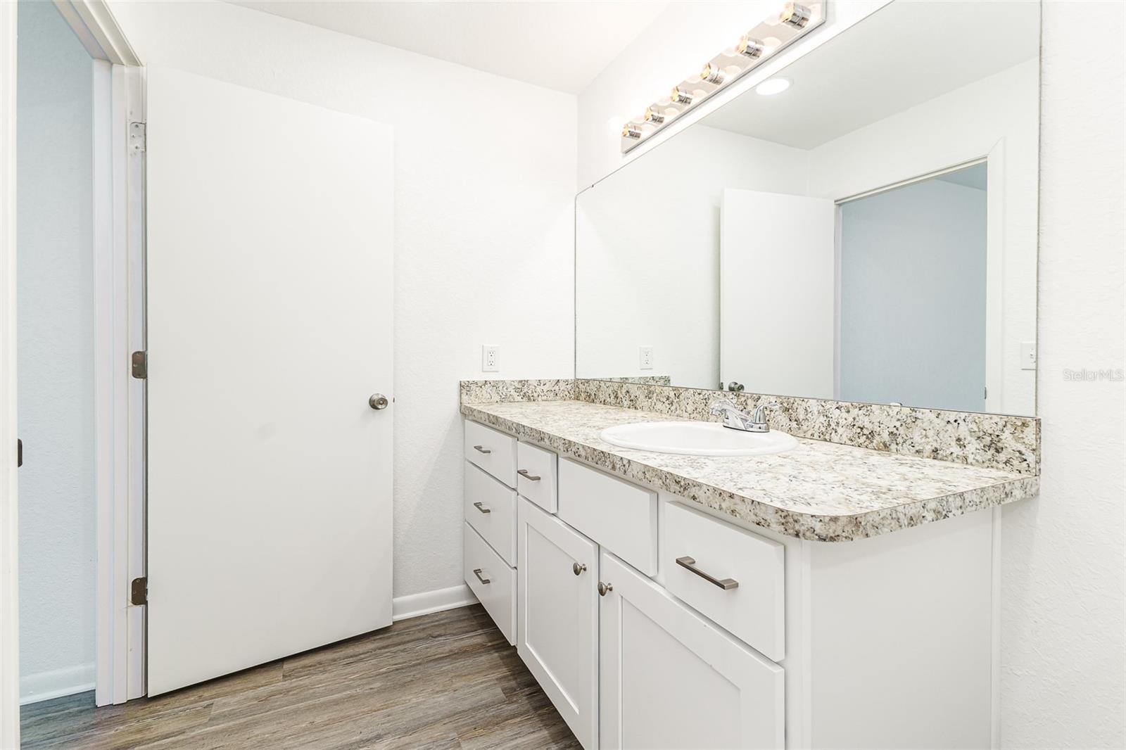 Image 36 of 40 For 1476 Avenue F Ne