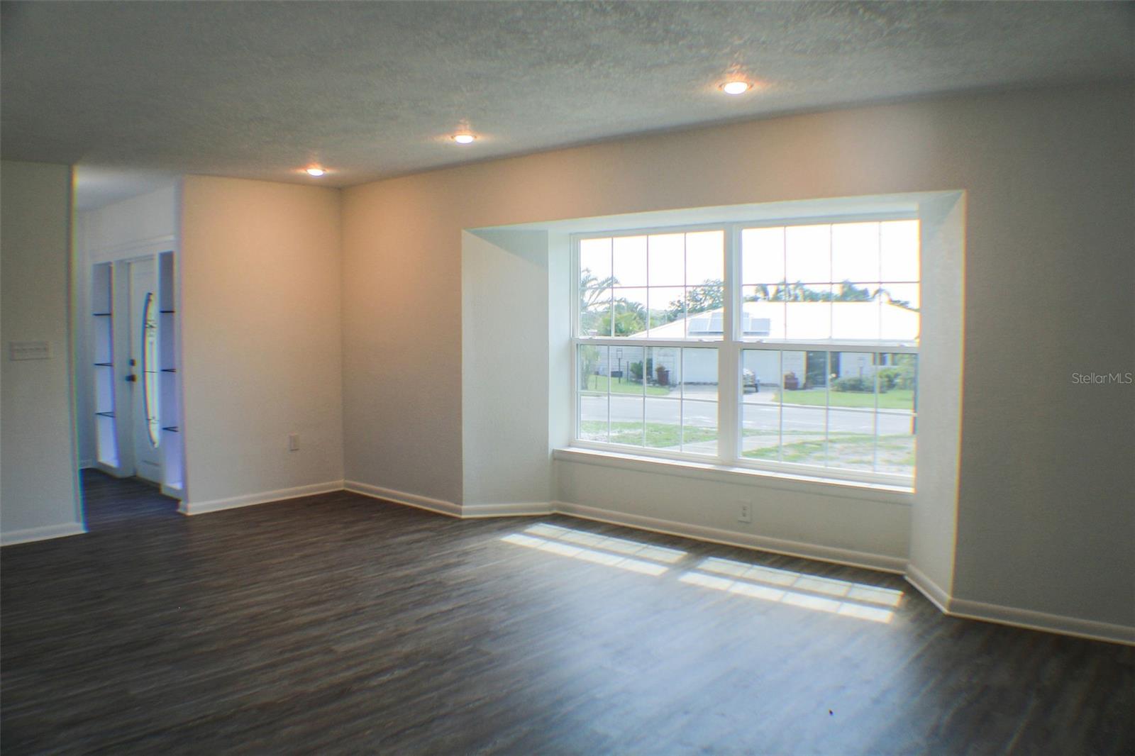 Image 7 of 28 For 1476 Avenue F Ne