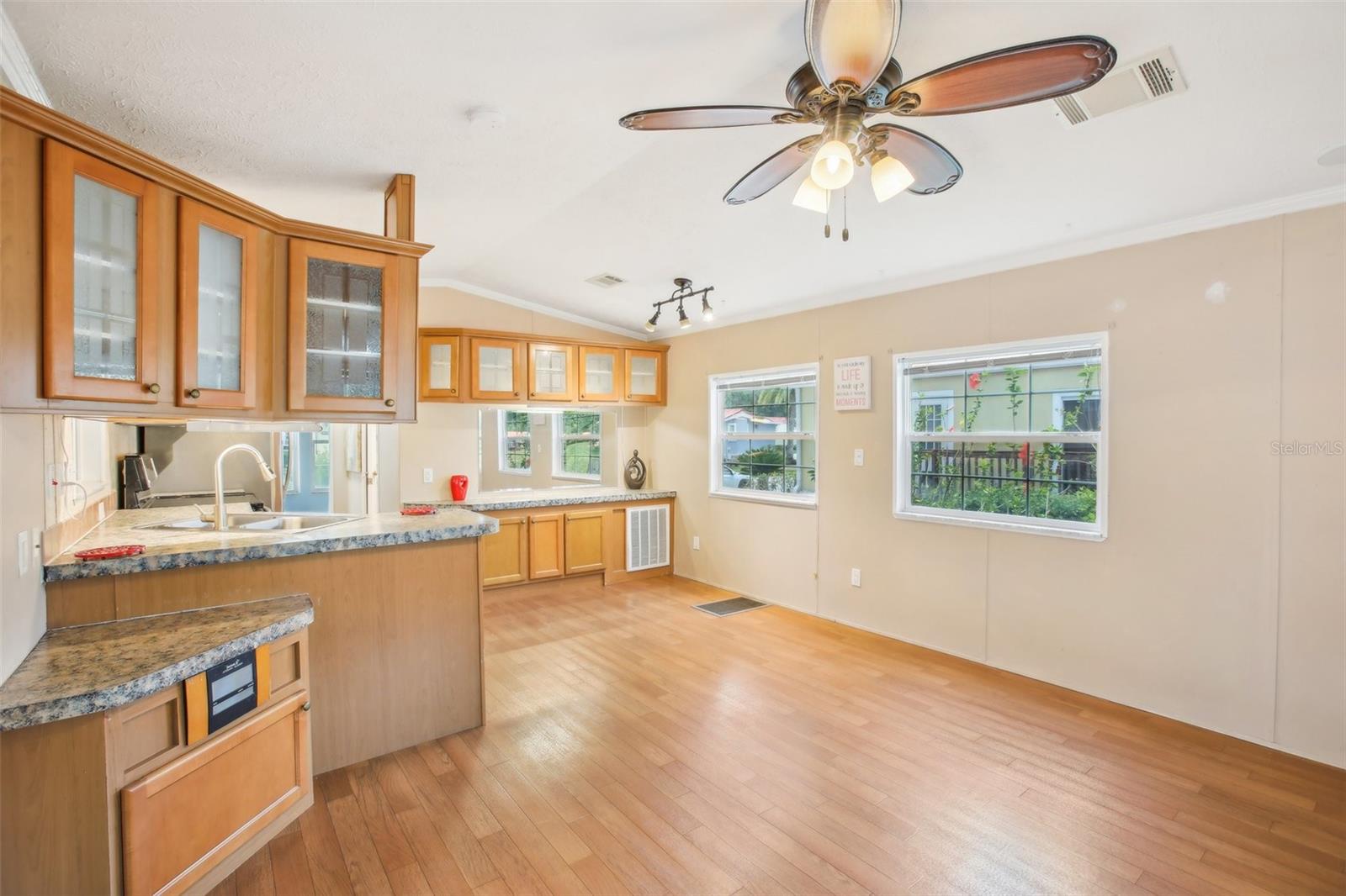 Image 15 of 47 For 6621 La Mesa Road
