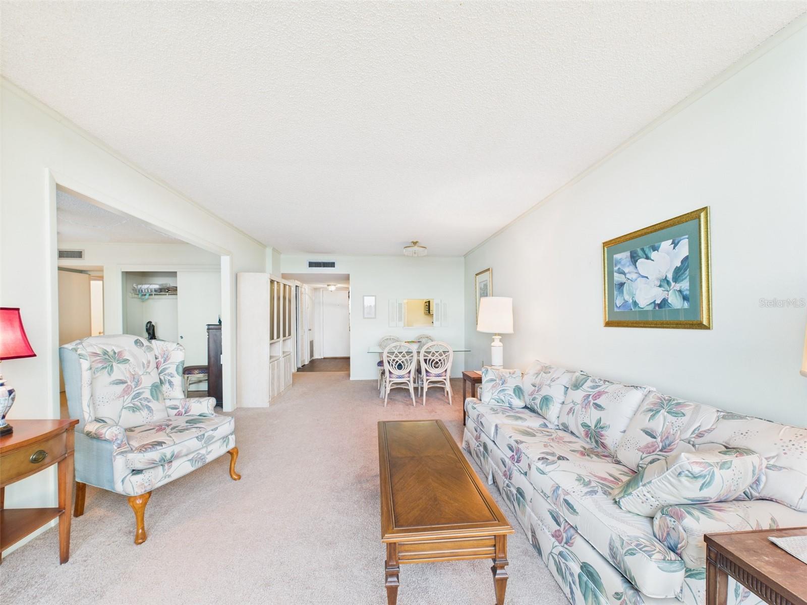 Image 11 of 65 For 700 Mirror Terrace Nw 702
