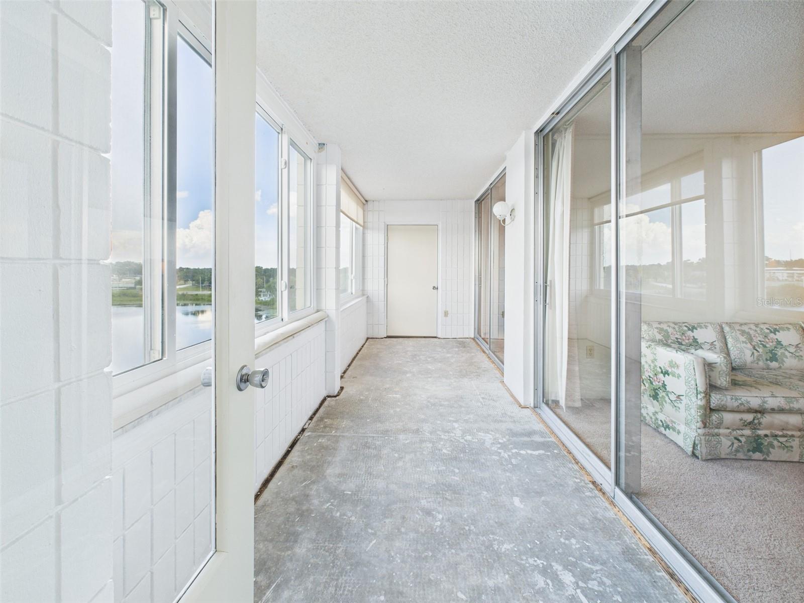 Image 13 of 65 For 700 Mirror Terrace Nw 702