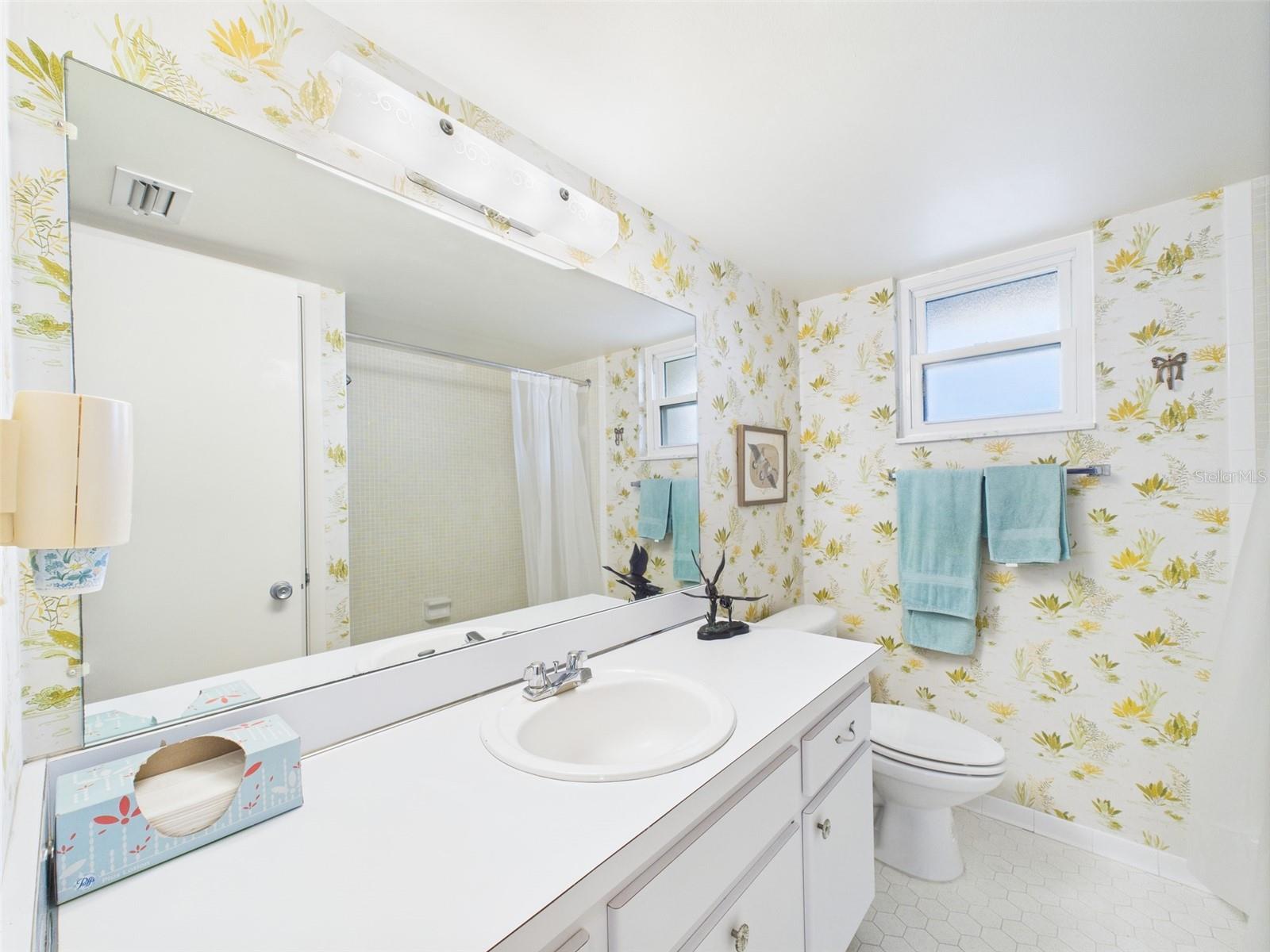 Image 21 of 65 For 700 Mirror Terrace Nw 702