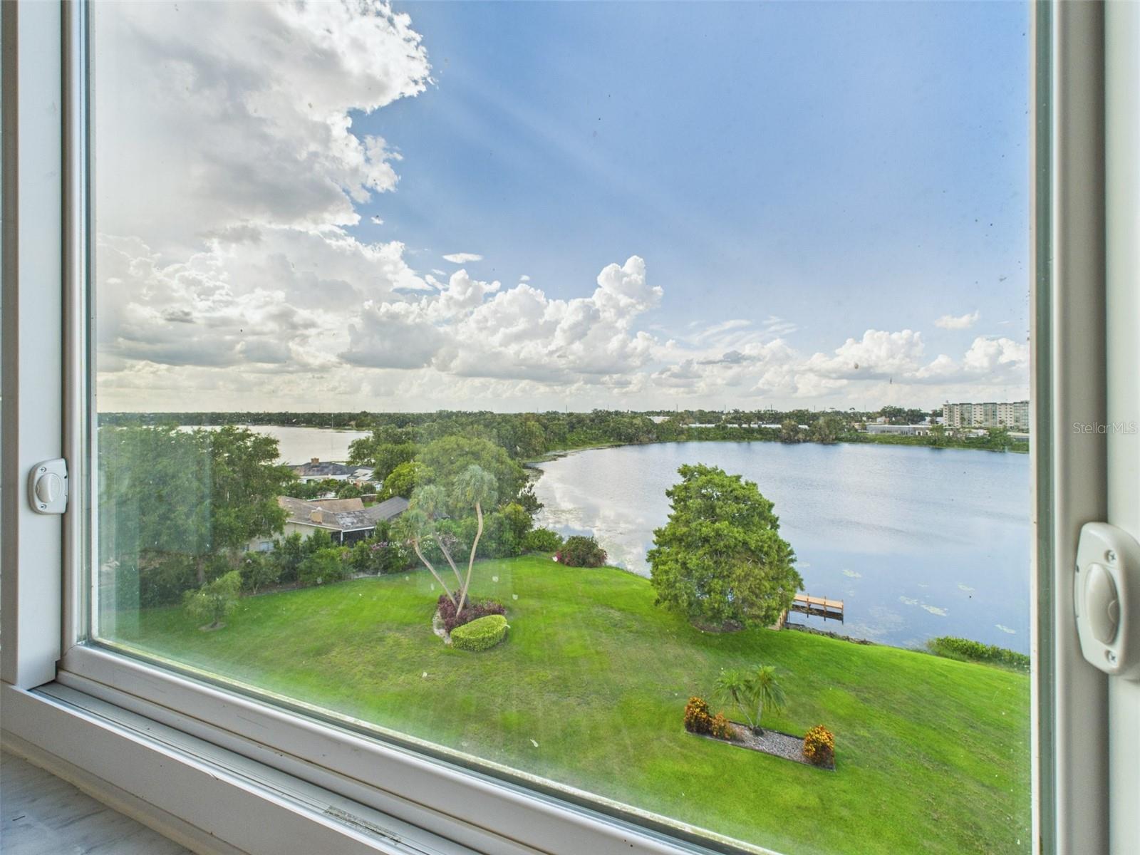 Image 3 of 65 For 700 Mirror Terrace Nw 702